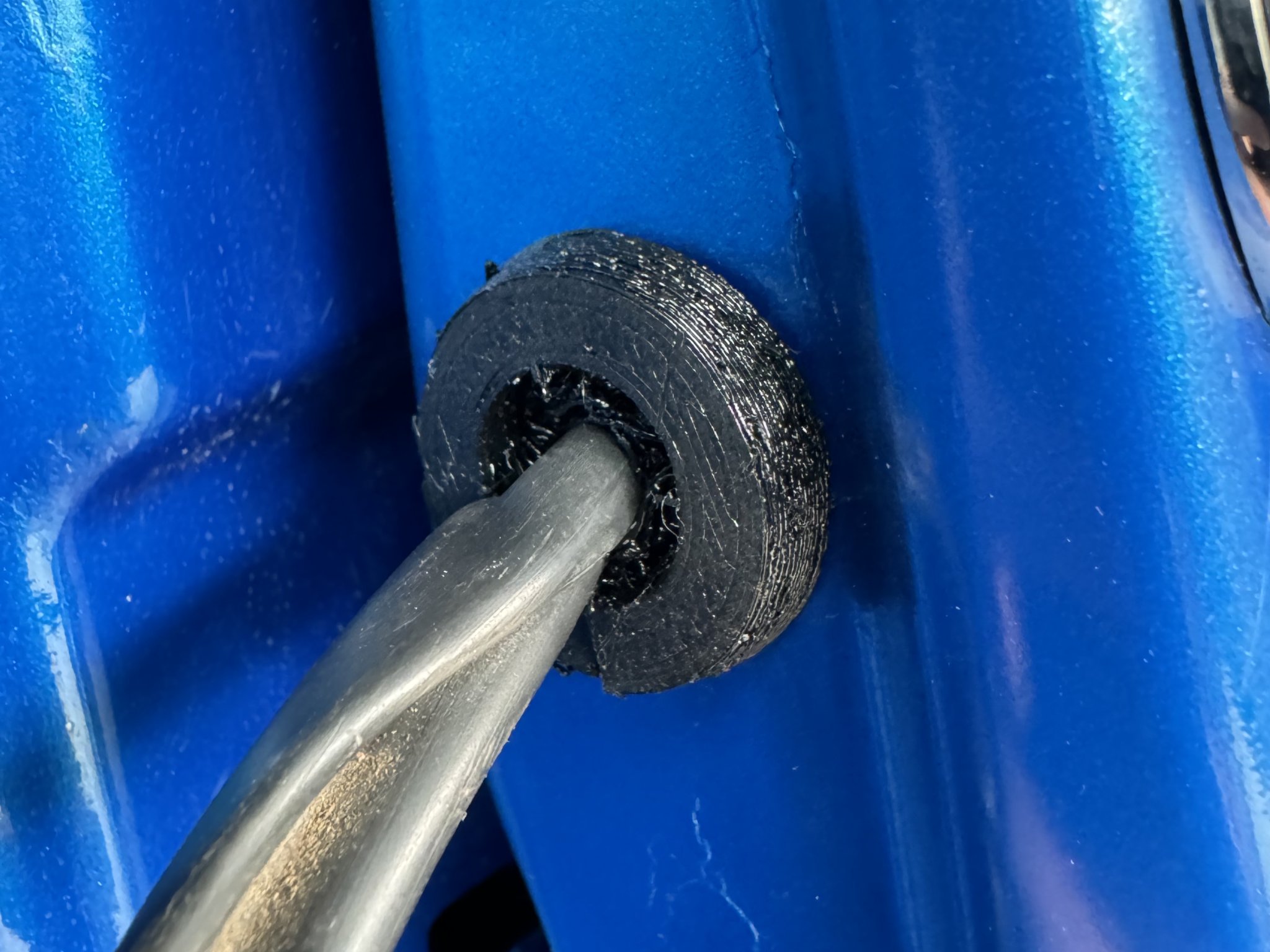 Grommet thay thế cho dây điện cửa Holden VK