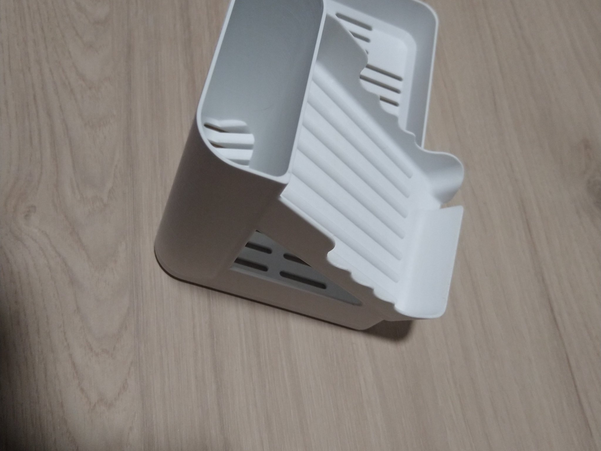 Giá đỡ xà phòng và bàn chải cho phòng tắm và bếp