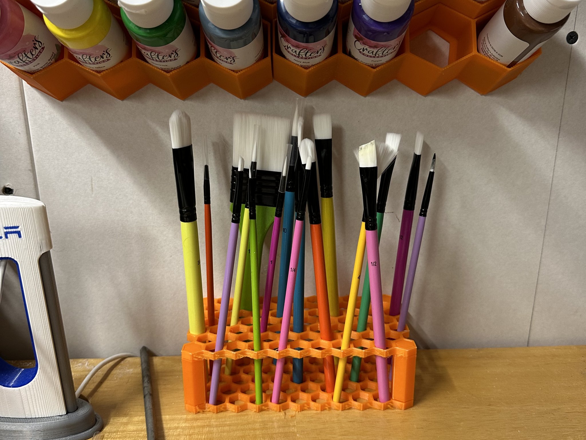 Giá đỡ cọ vẽ hình tổ ong cho nghệ sĩ