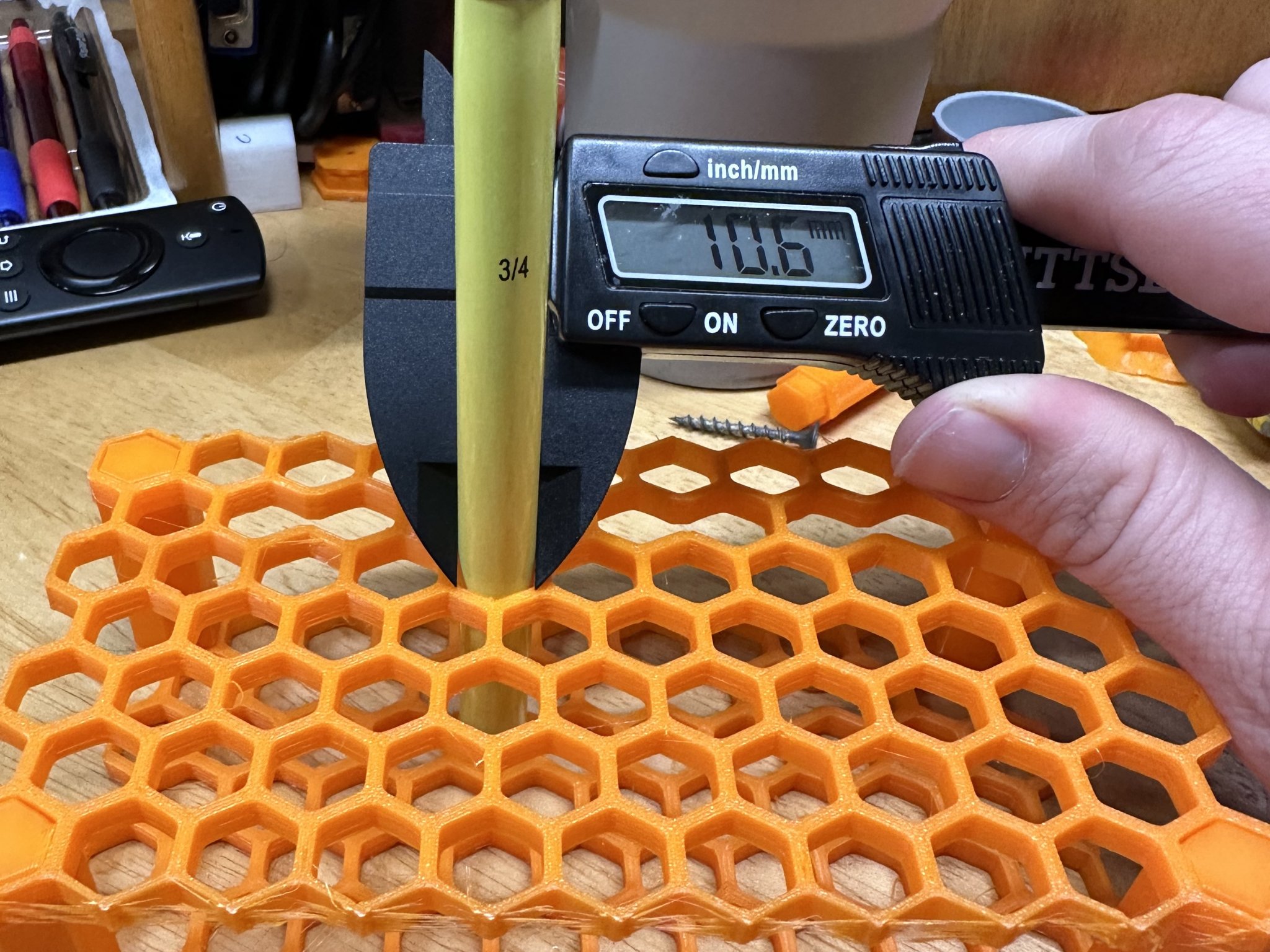 Giá đỡ cọ vẽ hình tổ ong cho nghệ sĩ