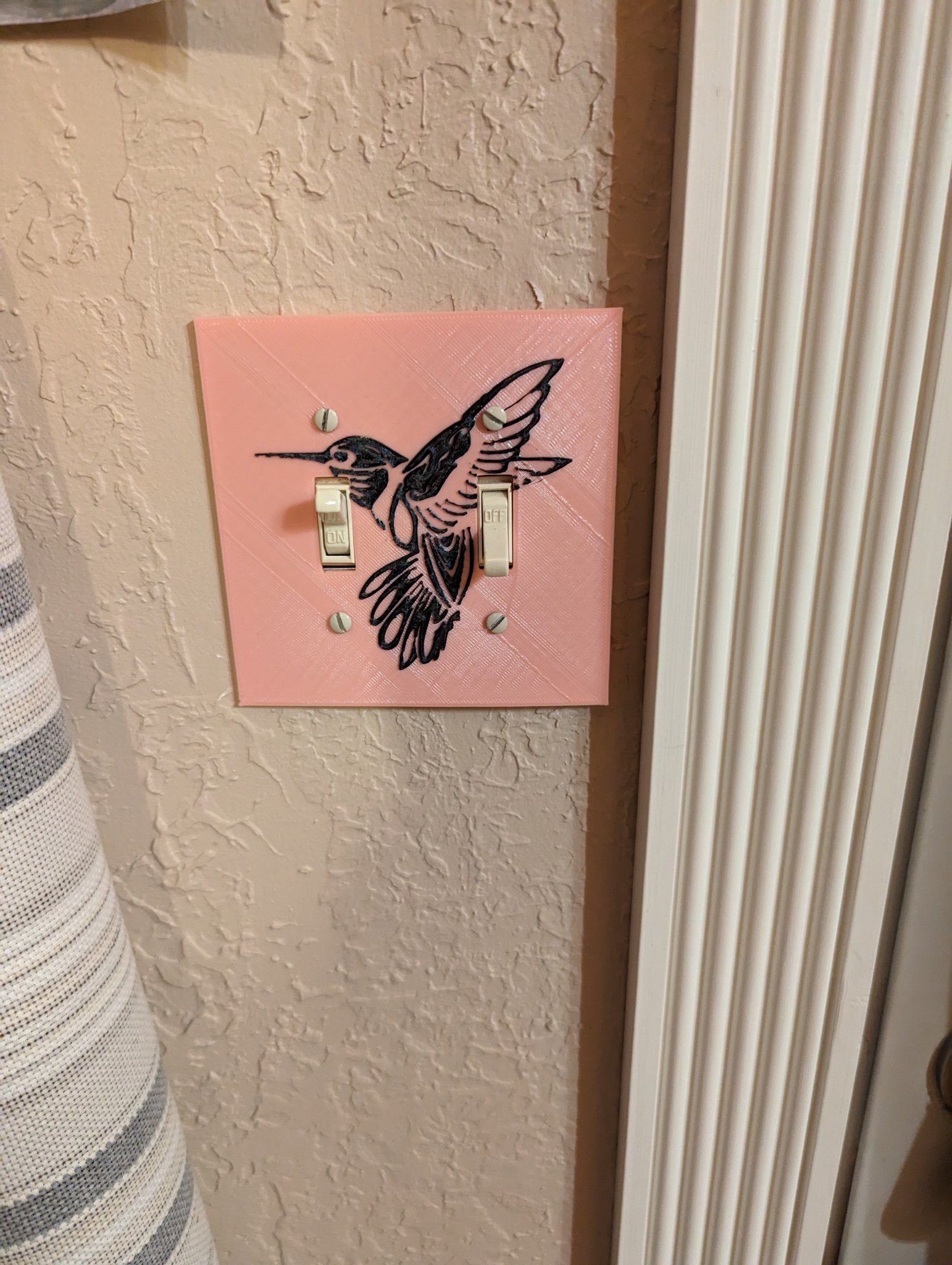 Bảng công tắc đôi hình chim ruồi trang trí tường