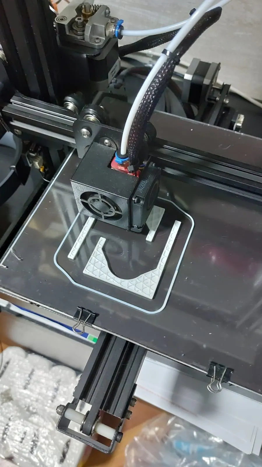 Giá đỡ treo thang tiện lợi cho không gian làm việc