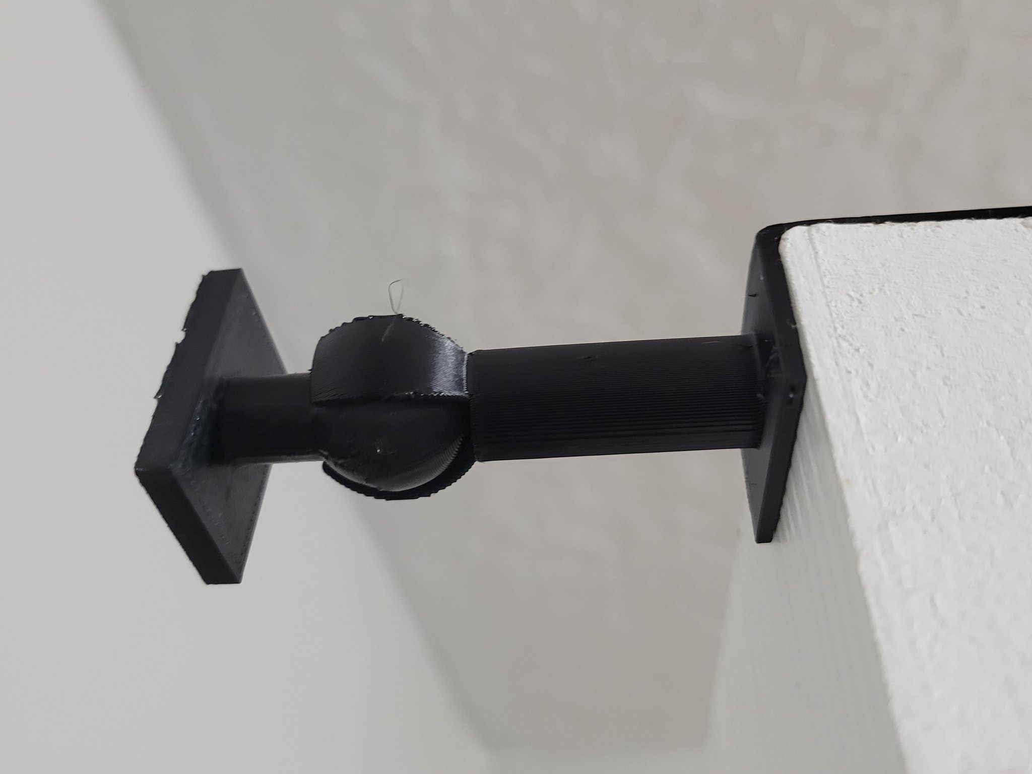 Cơ chế chốt cửa với kẹp bóng giữ cửa mở