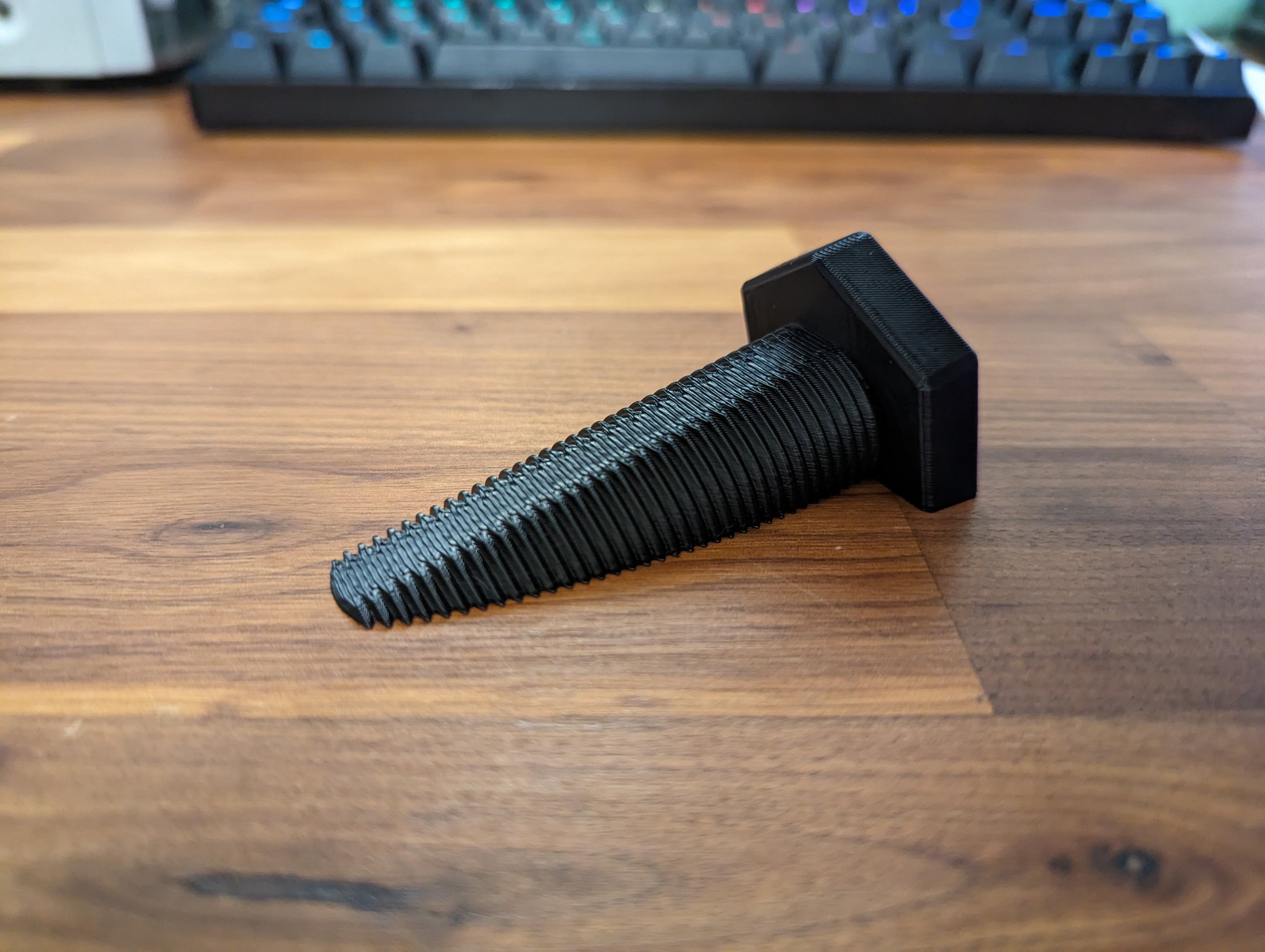 Chặn cửa bằng bulong dễ in 3D