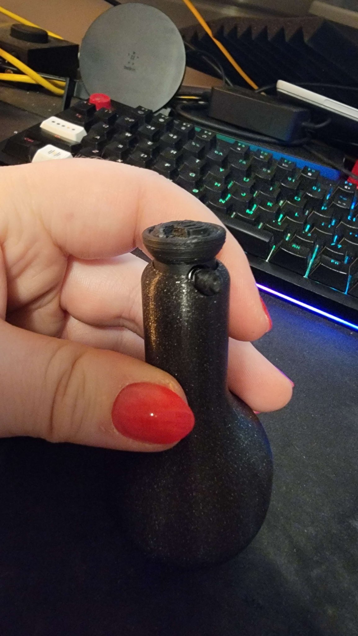 Con dấu Twist-Lock với tay cầm thoải mái