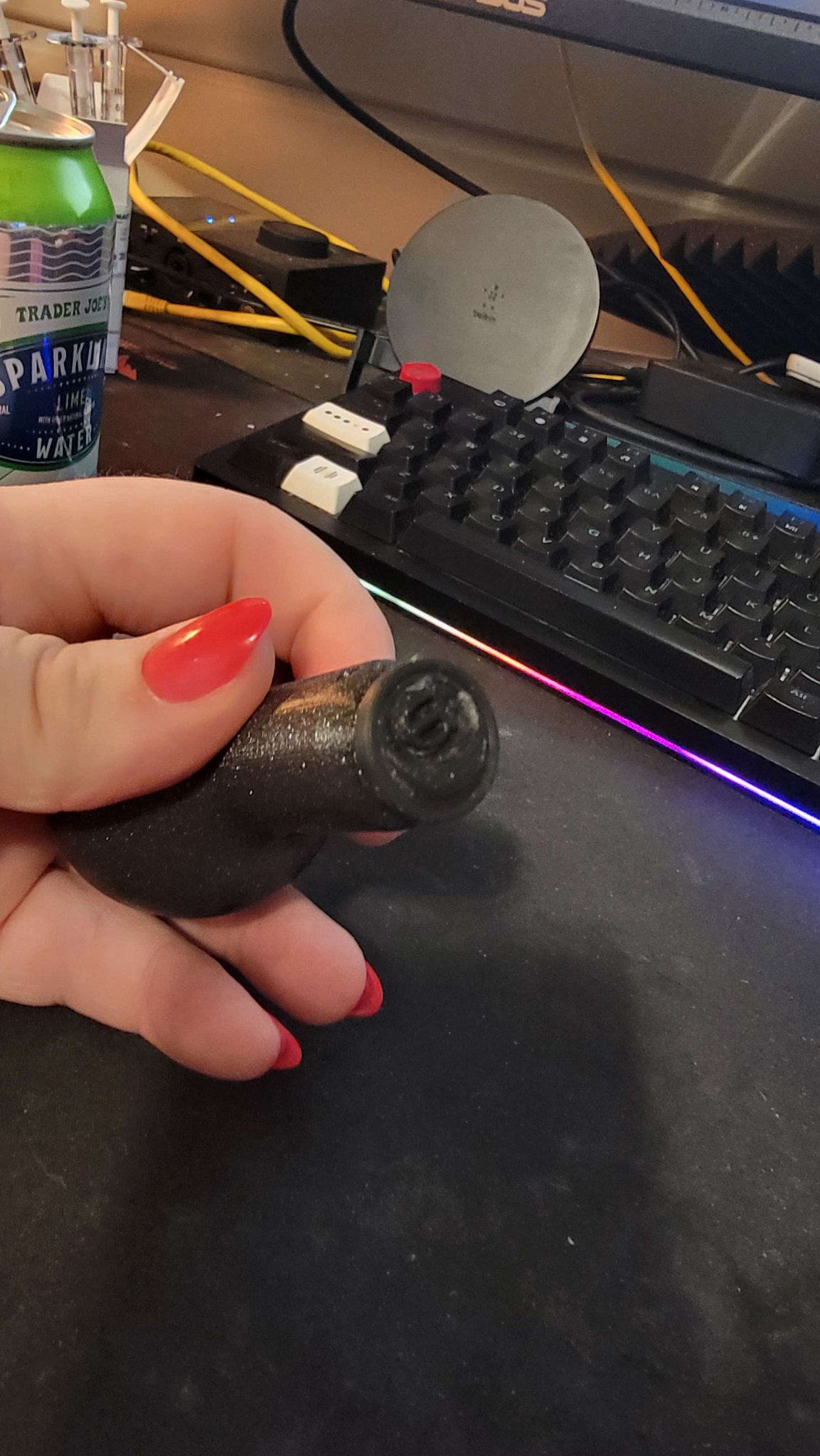 Con dấu Twist-Lock với tay cầm thoải mái