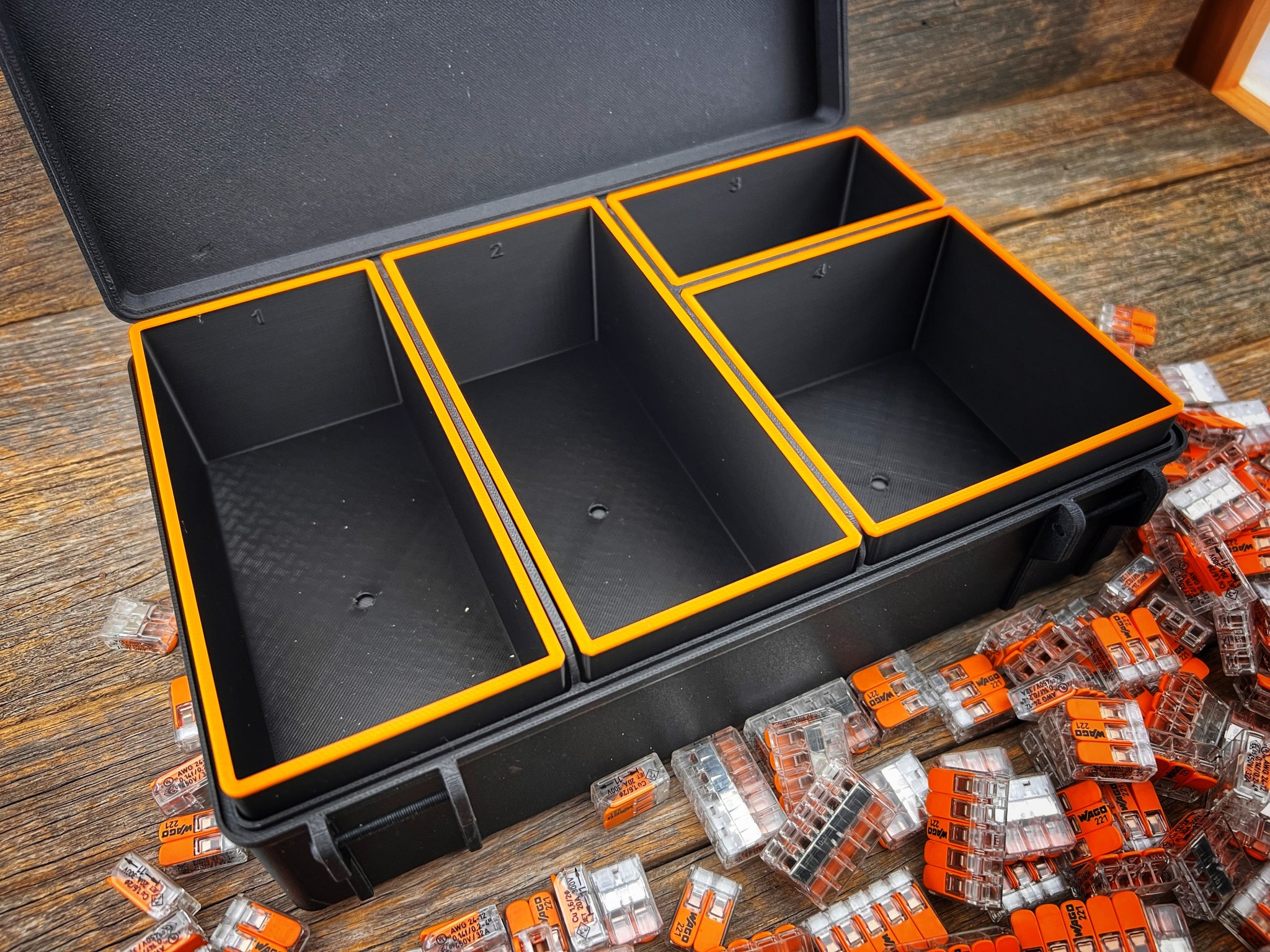 Hộp chứa cho WAGO Rugged Case với thiết kế tiện lợi