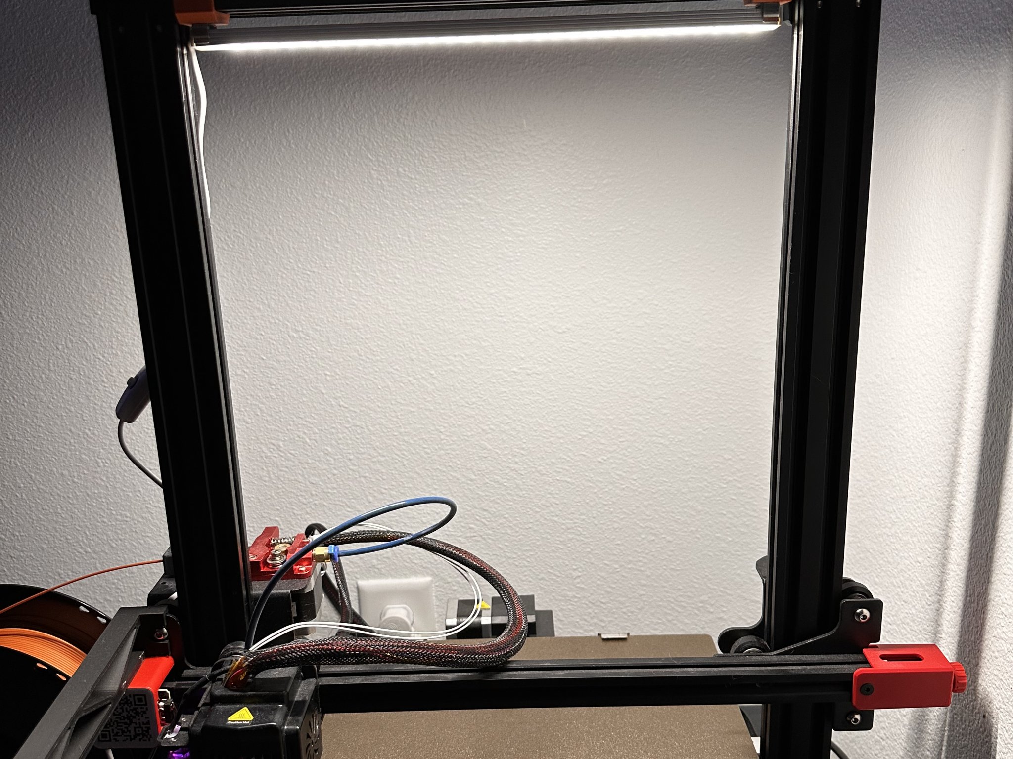 Giá đỡ lắp đặt thanh ánh sáng cho Ender 3 Max Neo