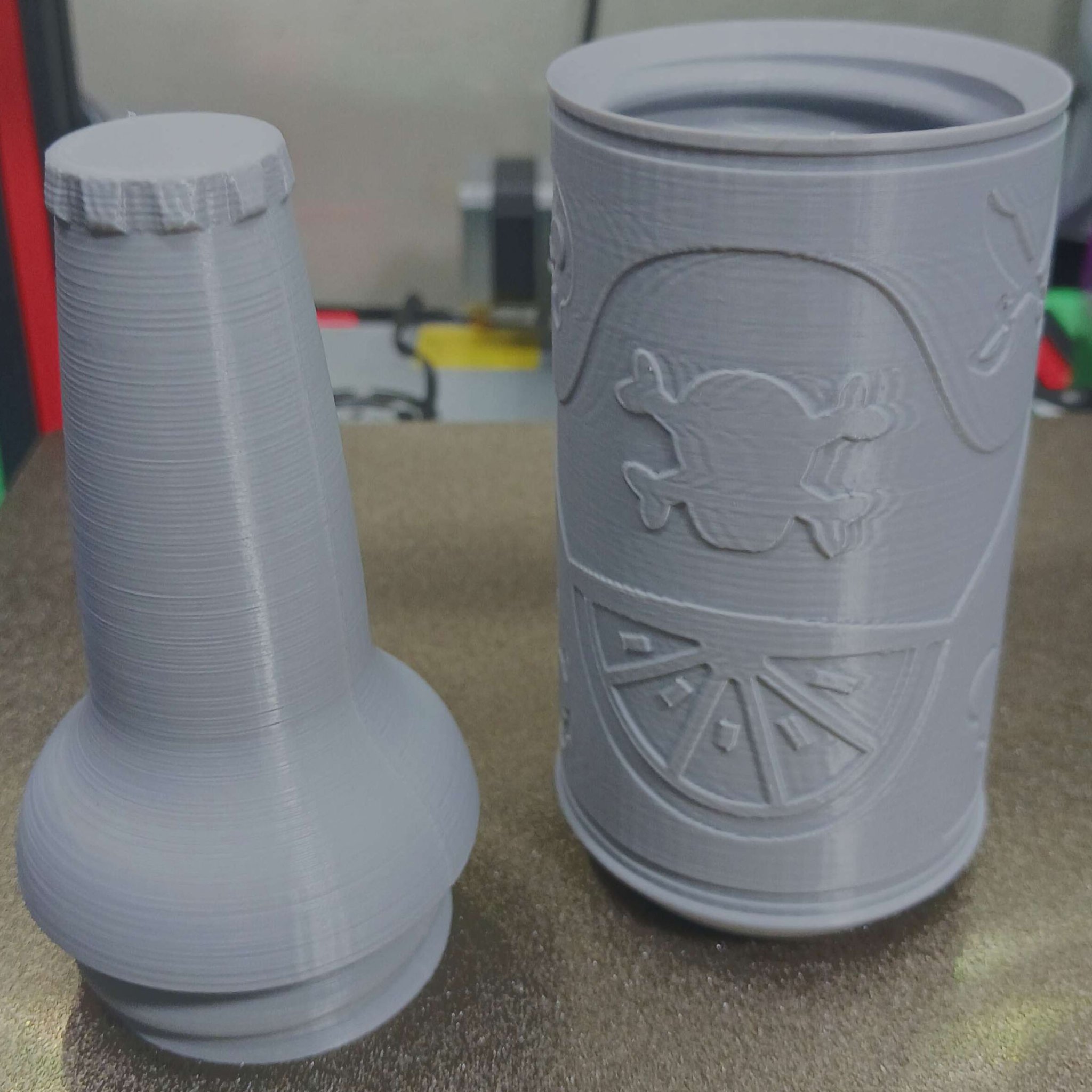 Hòm tiền tiết kiệm hình chai rượu cướp biển