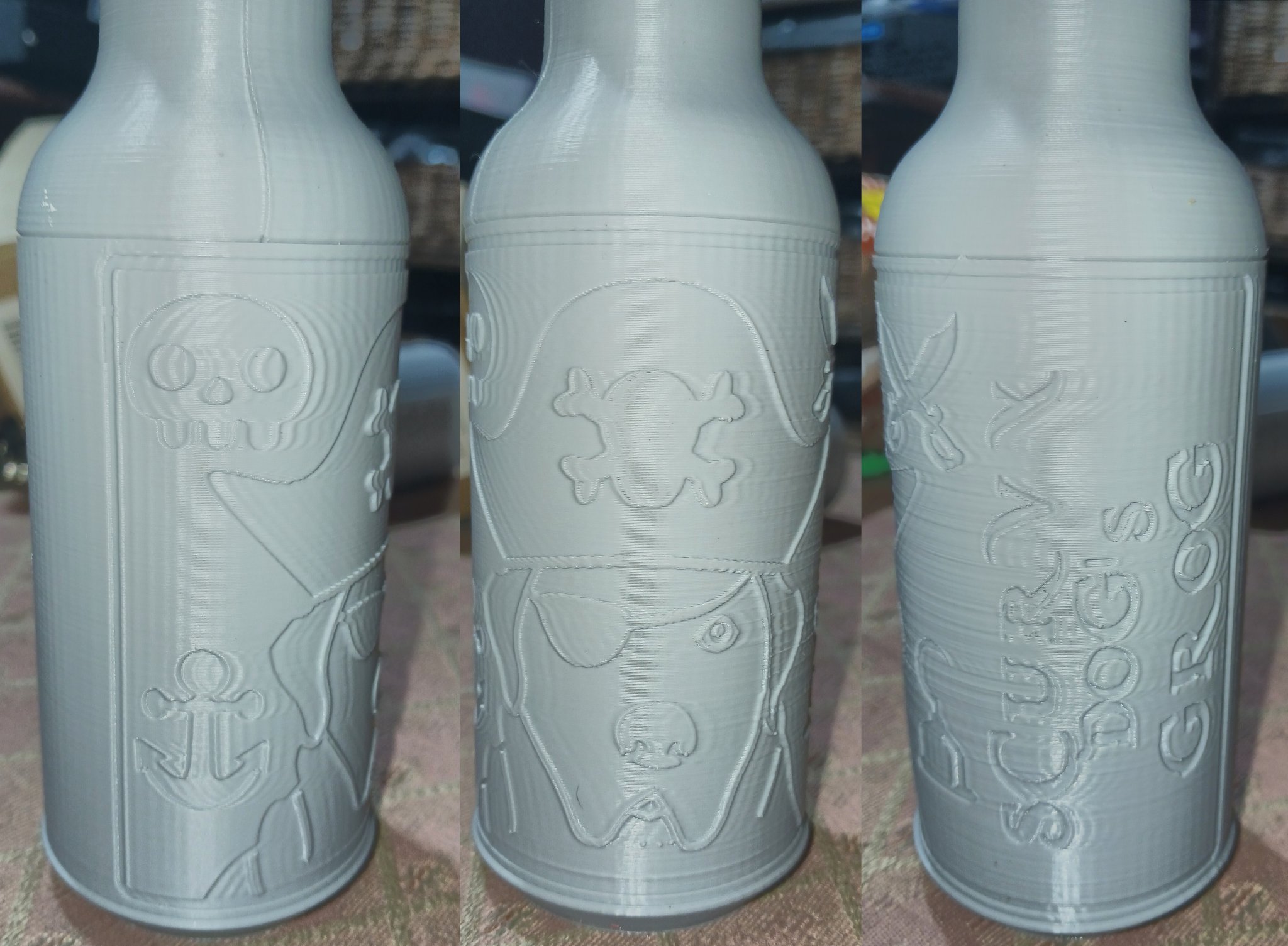 Bình Tiết Kiệm Tiền Hình Chai Grog Của Hải Tặc Scurvy Dog