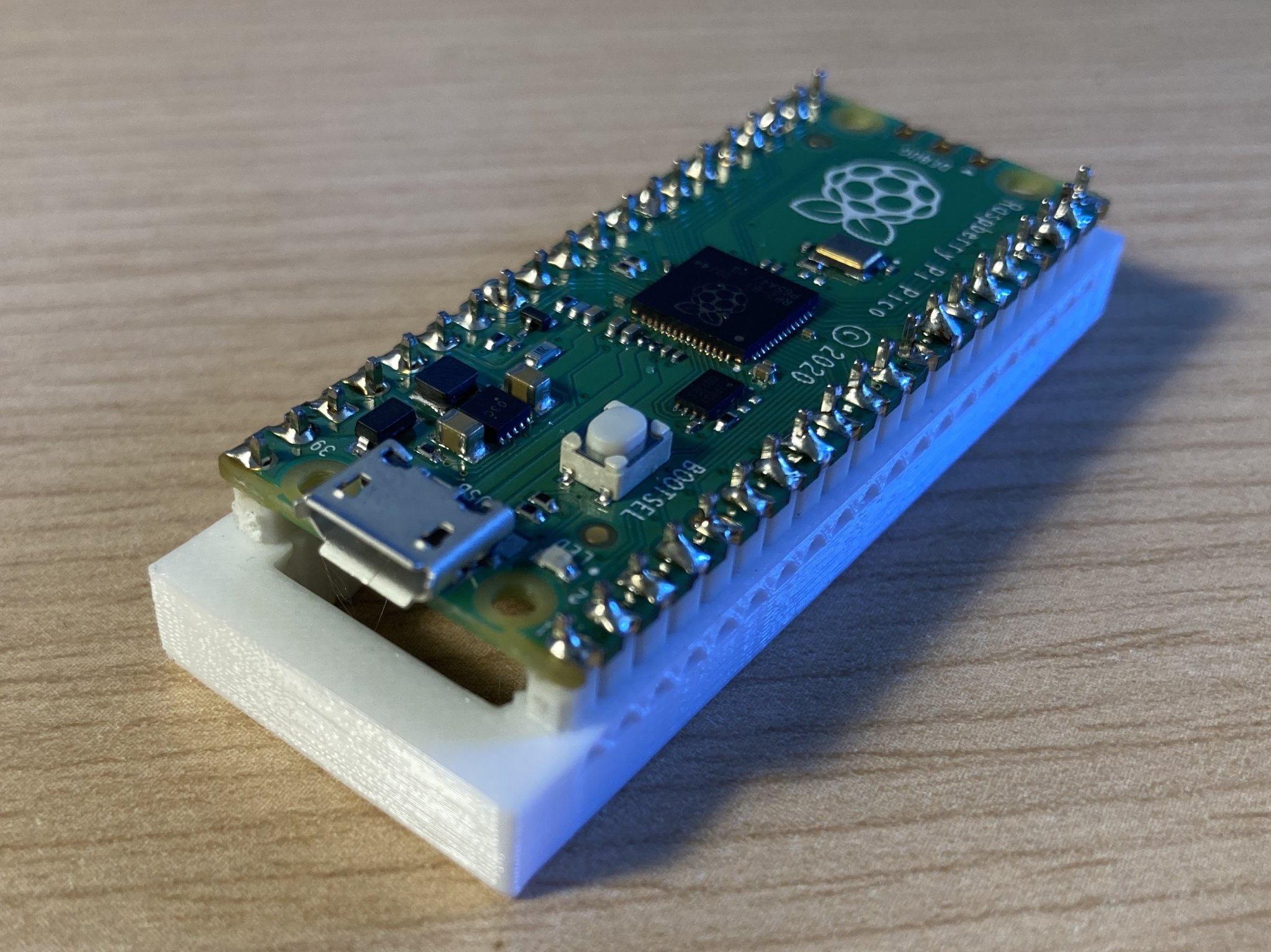 Bảng mạch mở rộng tùy chỉnh cho Raspberry Pi Pico