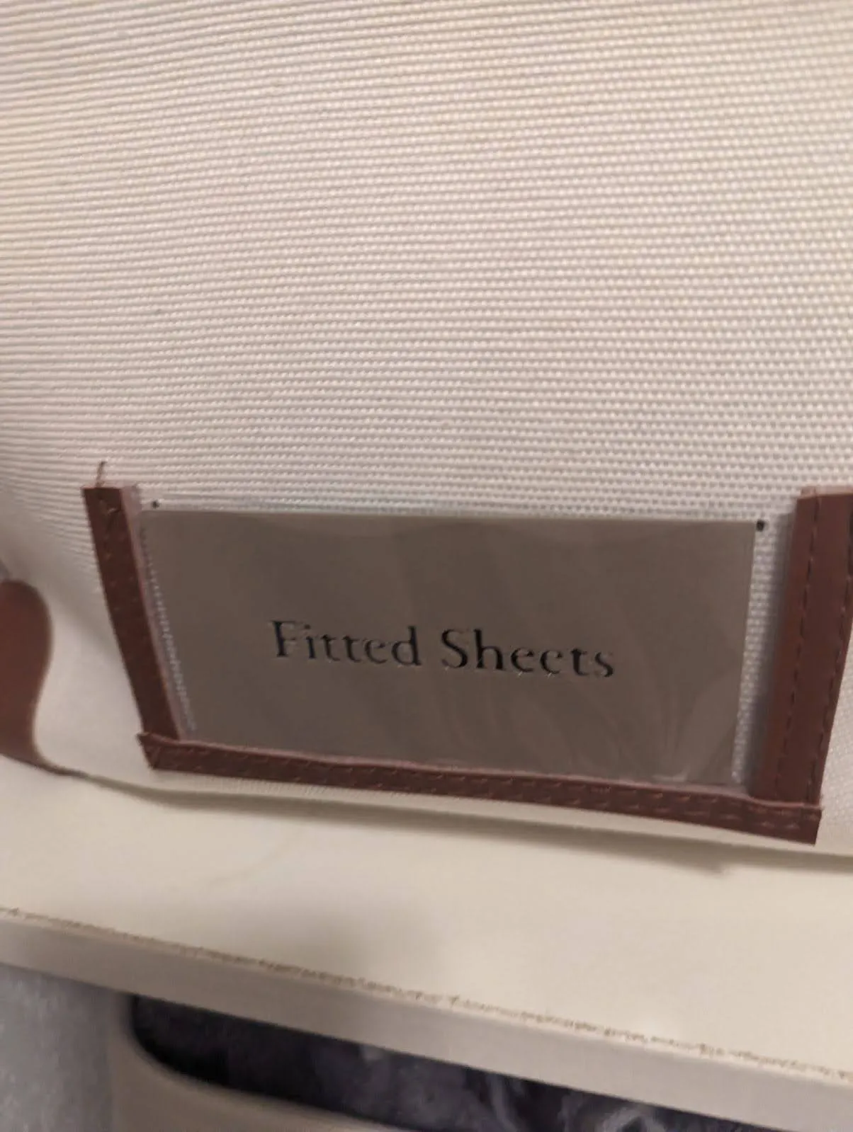 Thẻ nhãn đa màu cho tổ chức tủ quần áo