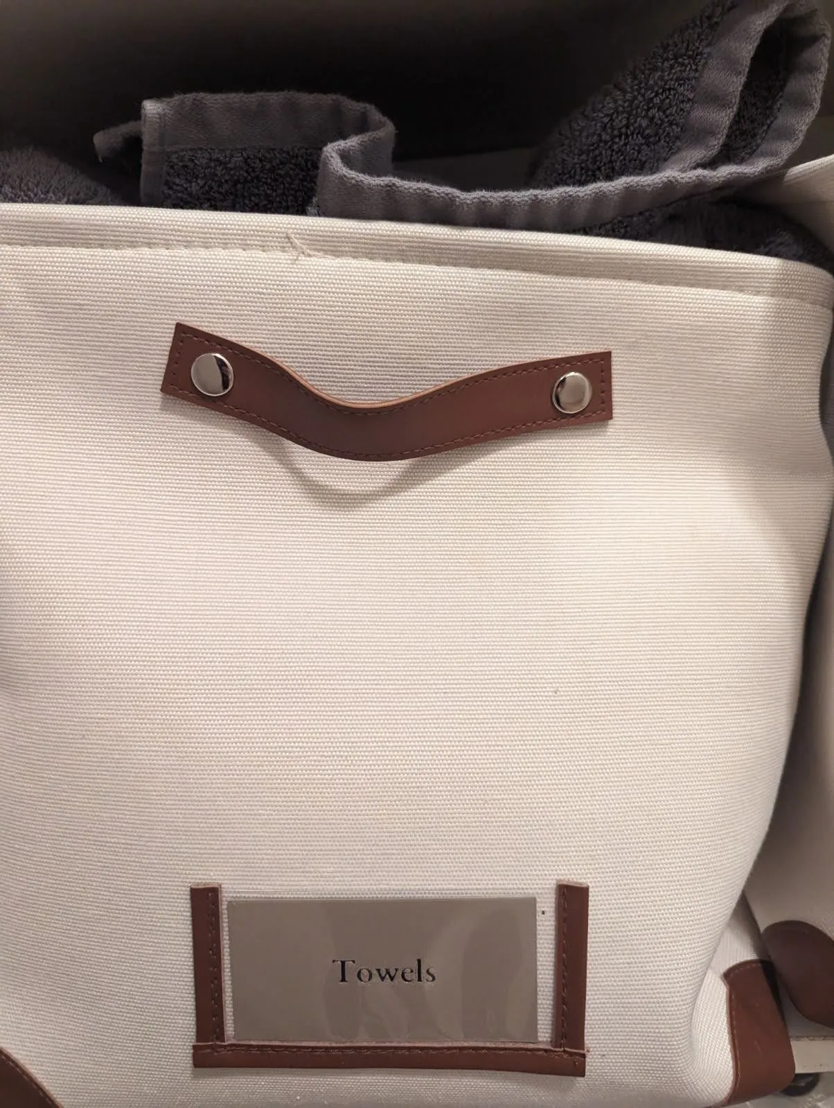 Thẻ nhãn đa màu cho tổ chức tủ quần áo