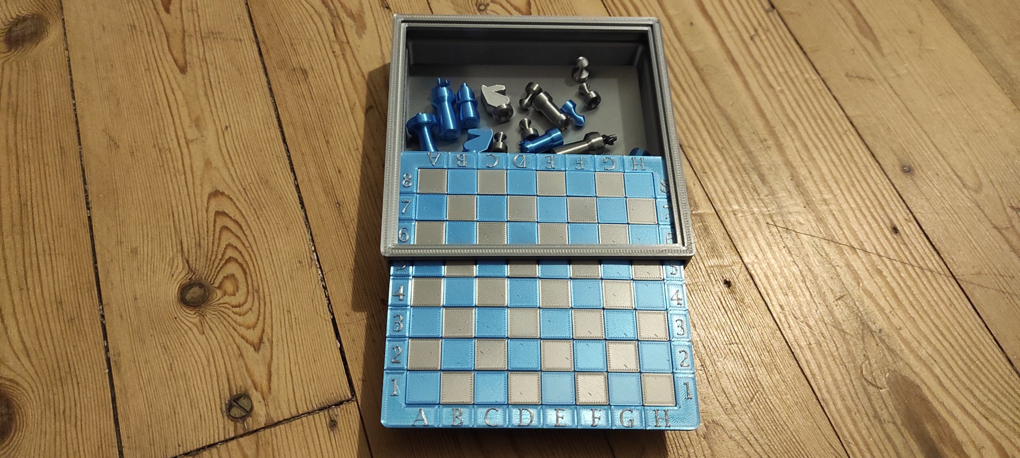 Bộ cờ vua/cờ đam di động có nam châm và hộp riêng