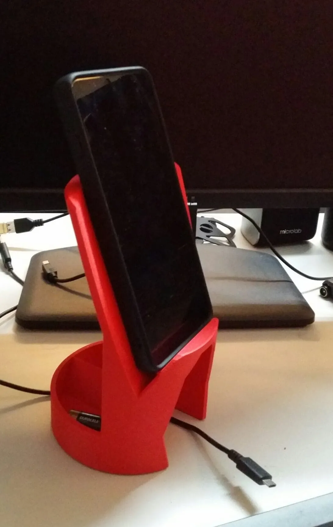 Giá đỡ điện thoại cao và ổn định cho bàn làm việc