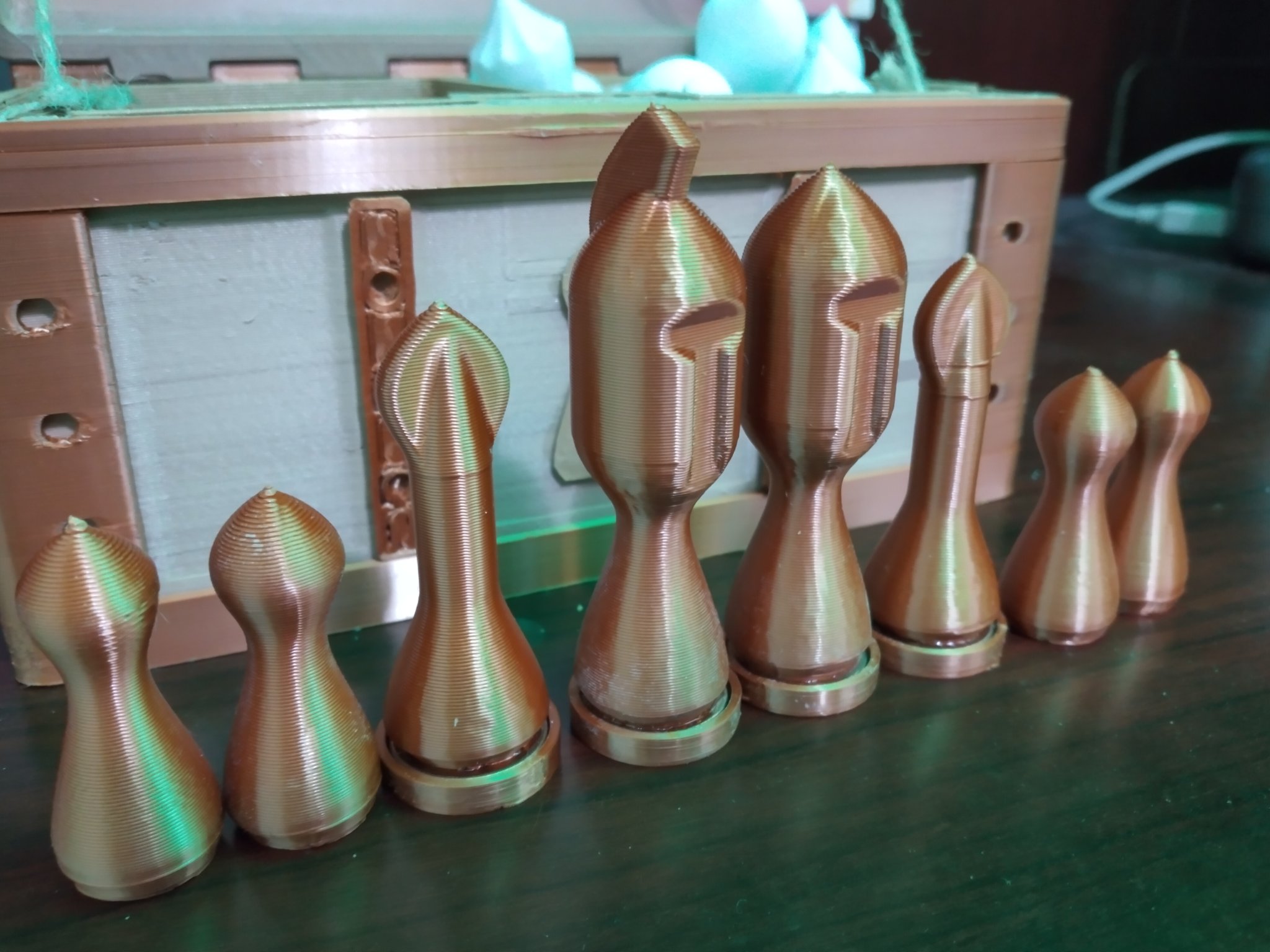 Mở rộng cờ vua Courier-Spiel với các nhân vật mới