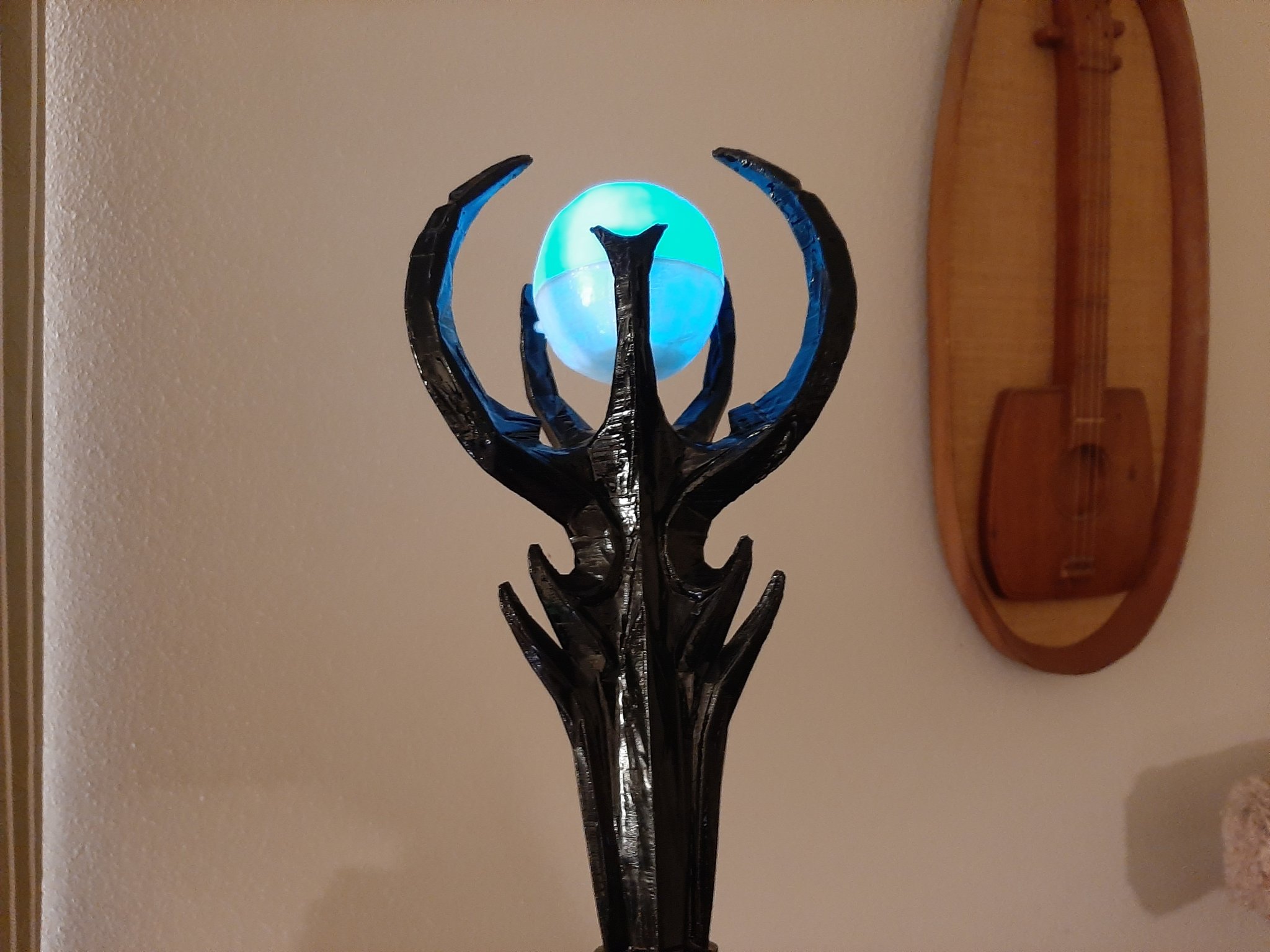 Gậy của Magnus trong Skyrim bằng PVC cải tiến