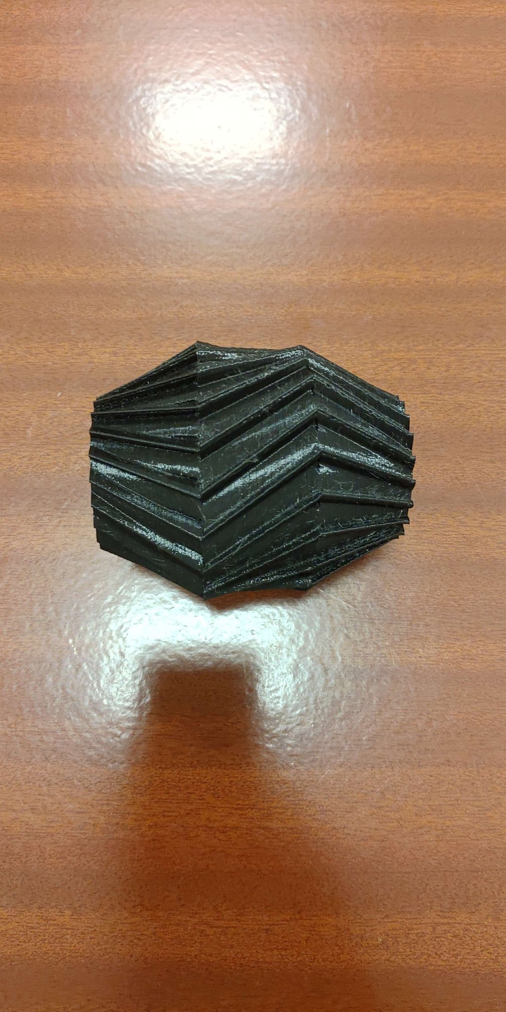 Bình hoa hình tuabin với thiết kế xoắn ốc