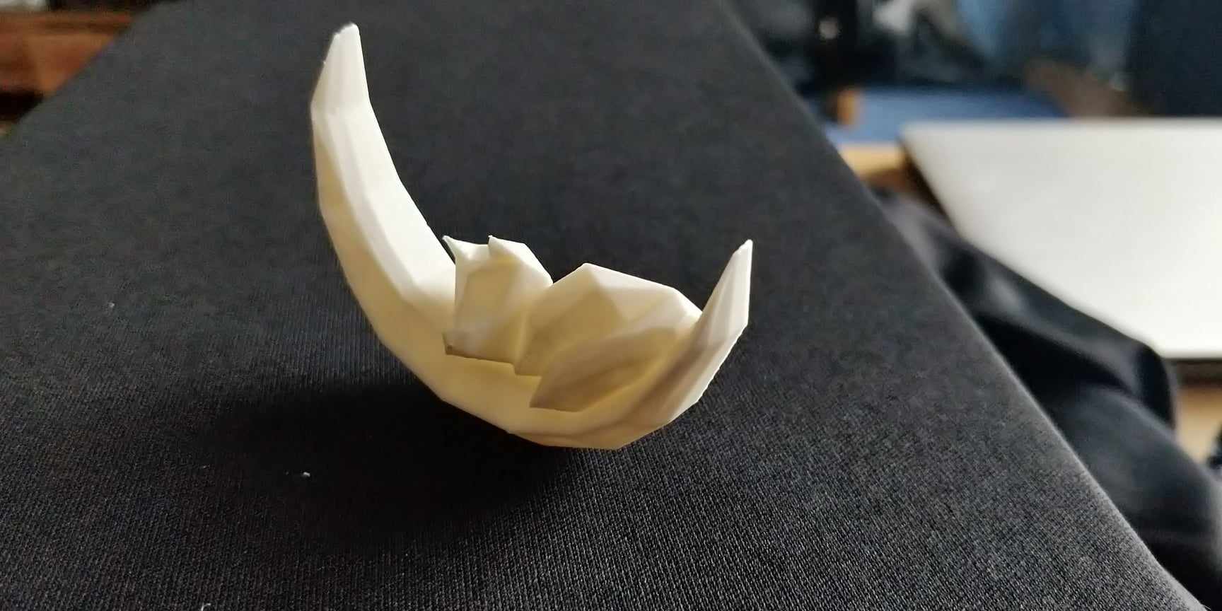 Tác phẩm cáo ngủ trên mặt trăng với phong cách low poly