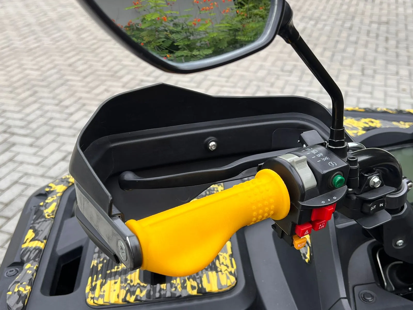 Cán tay lái ATV với hỗ trợ cổ tay ergonomic