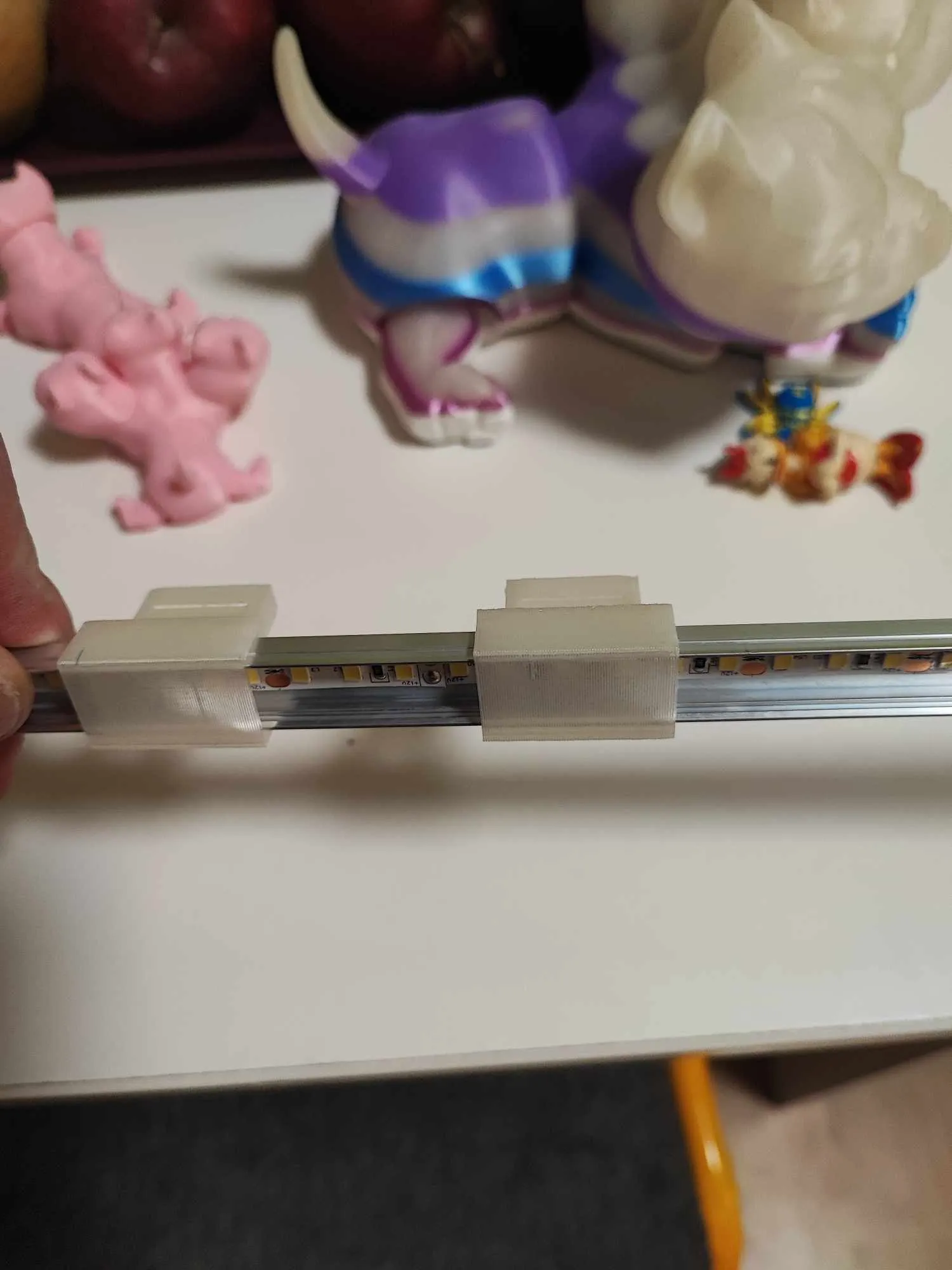 Kẹp tay cầm treo cho đèn LED trong profile nhôm