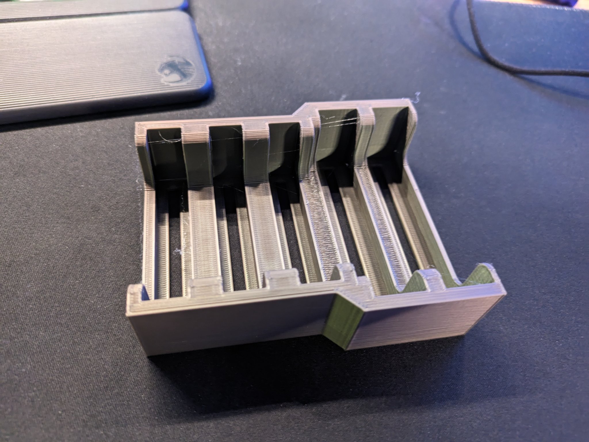 Giá đỡ HDD 2.5" cho 3 ổ cứng và 2 ổ ngoài dày tối đa 16mm