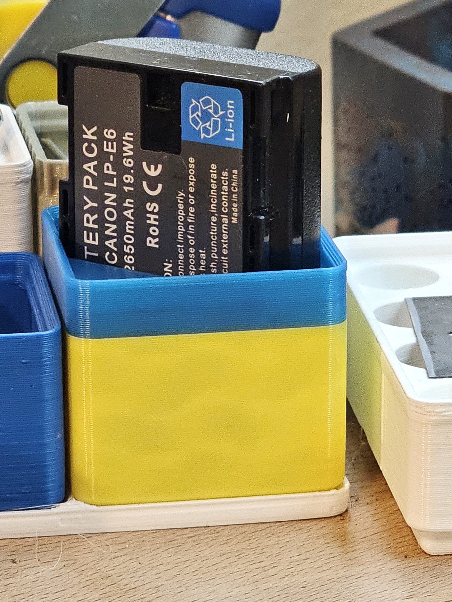 Khối lập phương Gridfinity cho pin máy ảnh Canon LP-E6