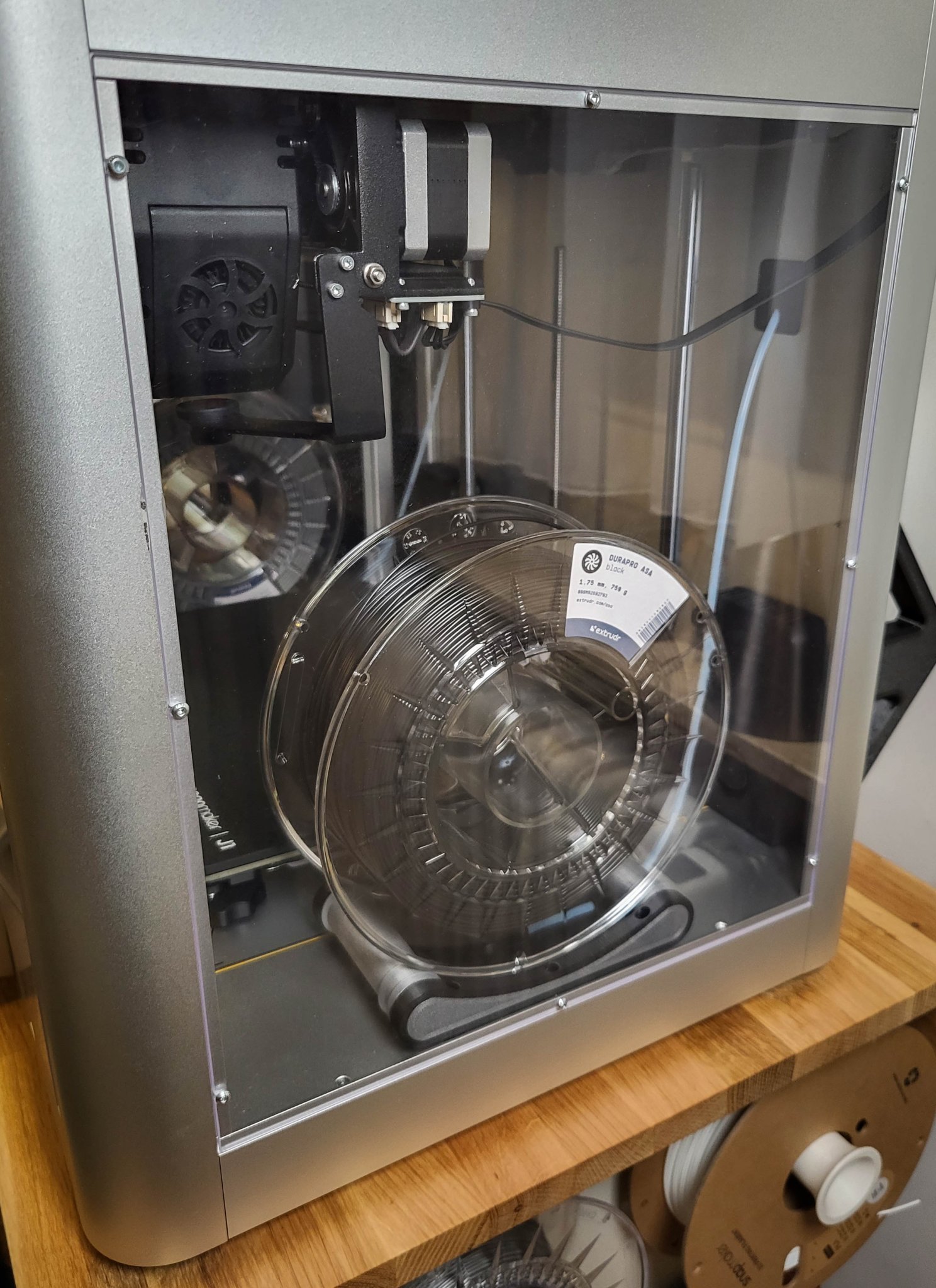 Giá đỡ cuộn filament bên trong cho máy in Snapmaker J1