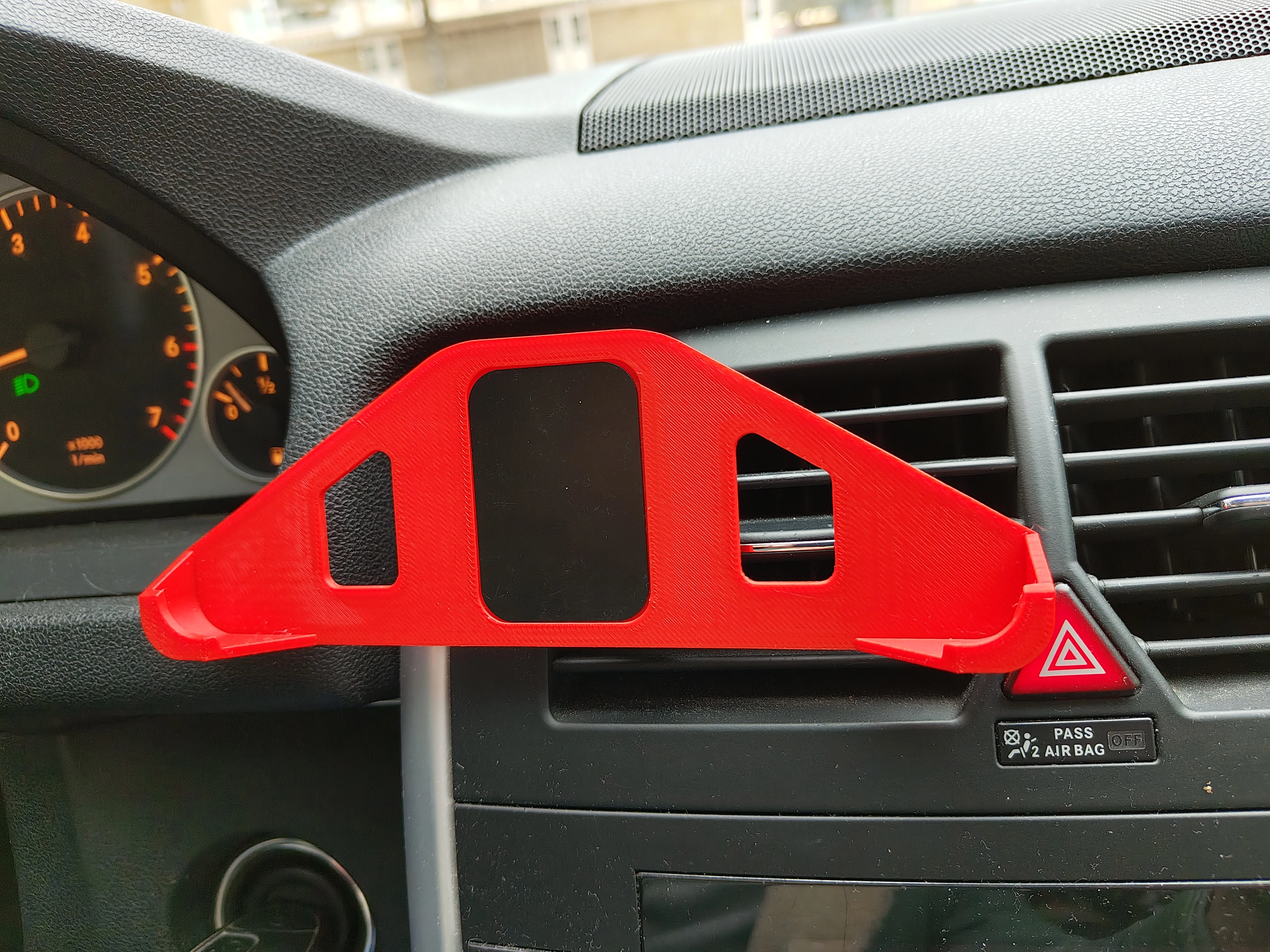 Giá đỡ điện thoại nằm ngang cho Nothing Phone 2 trong xe hơi