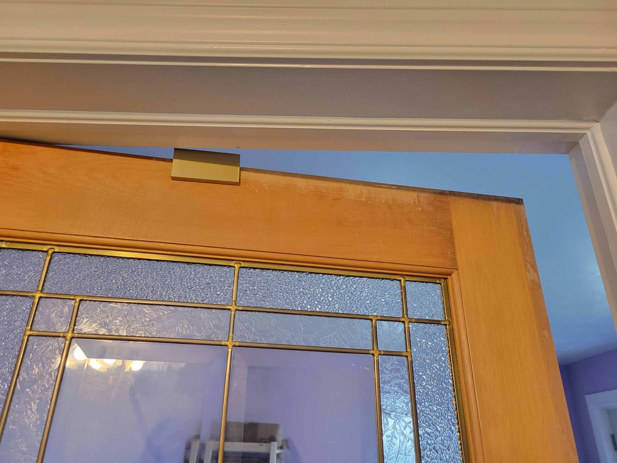 Cửa chặn an toàn cho mèo giúp trẻ nhỏ tránh rủi ro