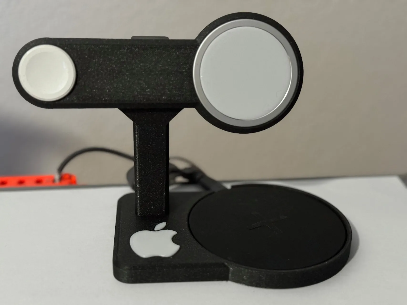 Đế sạc iPhone Magsafe kết hợp với sạc IKEA Livboj