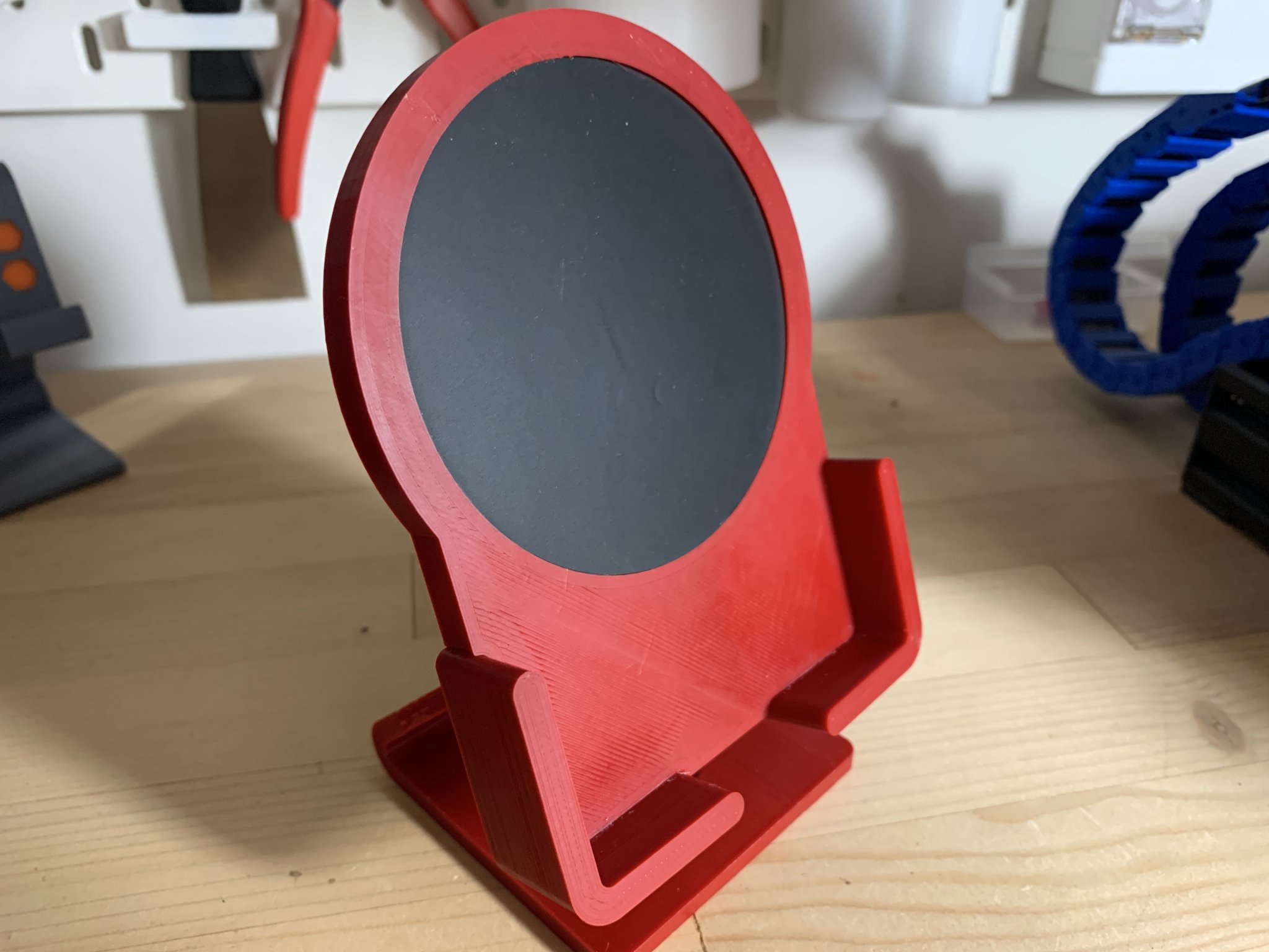 Giá đỡ sạc không dây cho điện thoại với chế độ chờ IOS 17