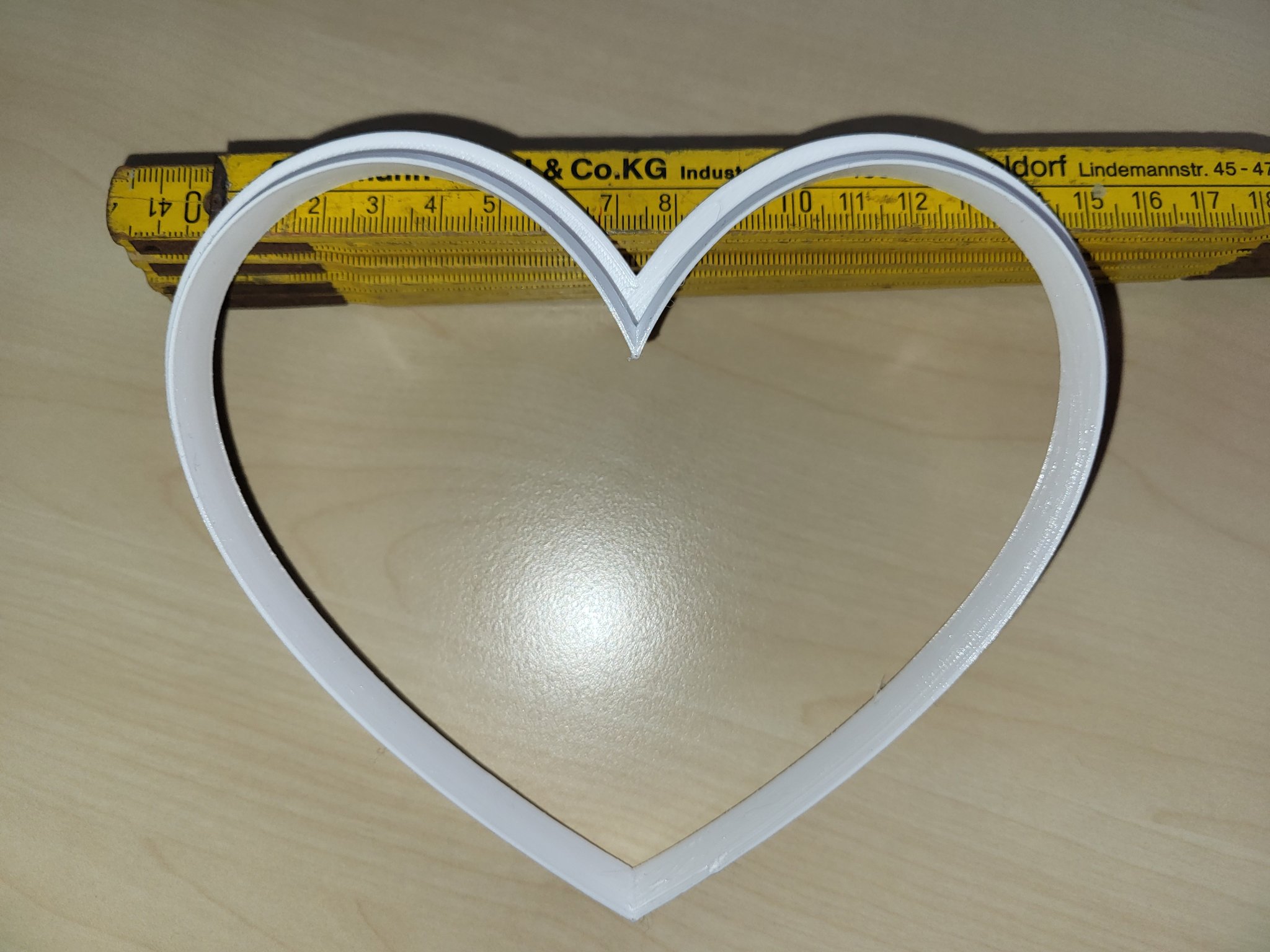 Khuôn cắt bánh gừng hình trái tim phong cách hội chợ