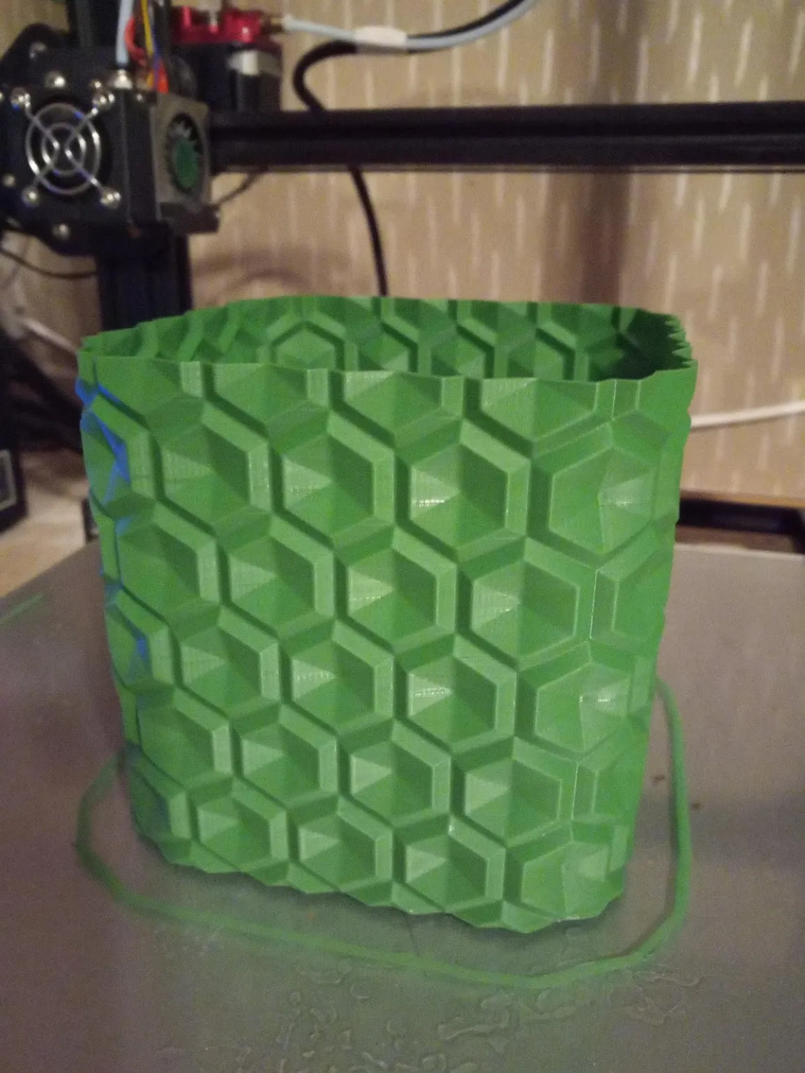 Bình hoa MESMER in chế độ bóng loáng hoặc lấp lánh