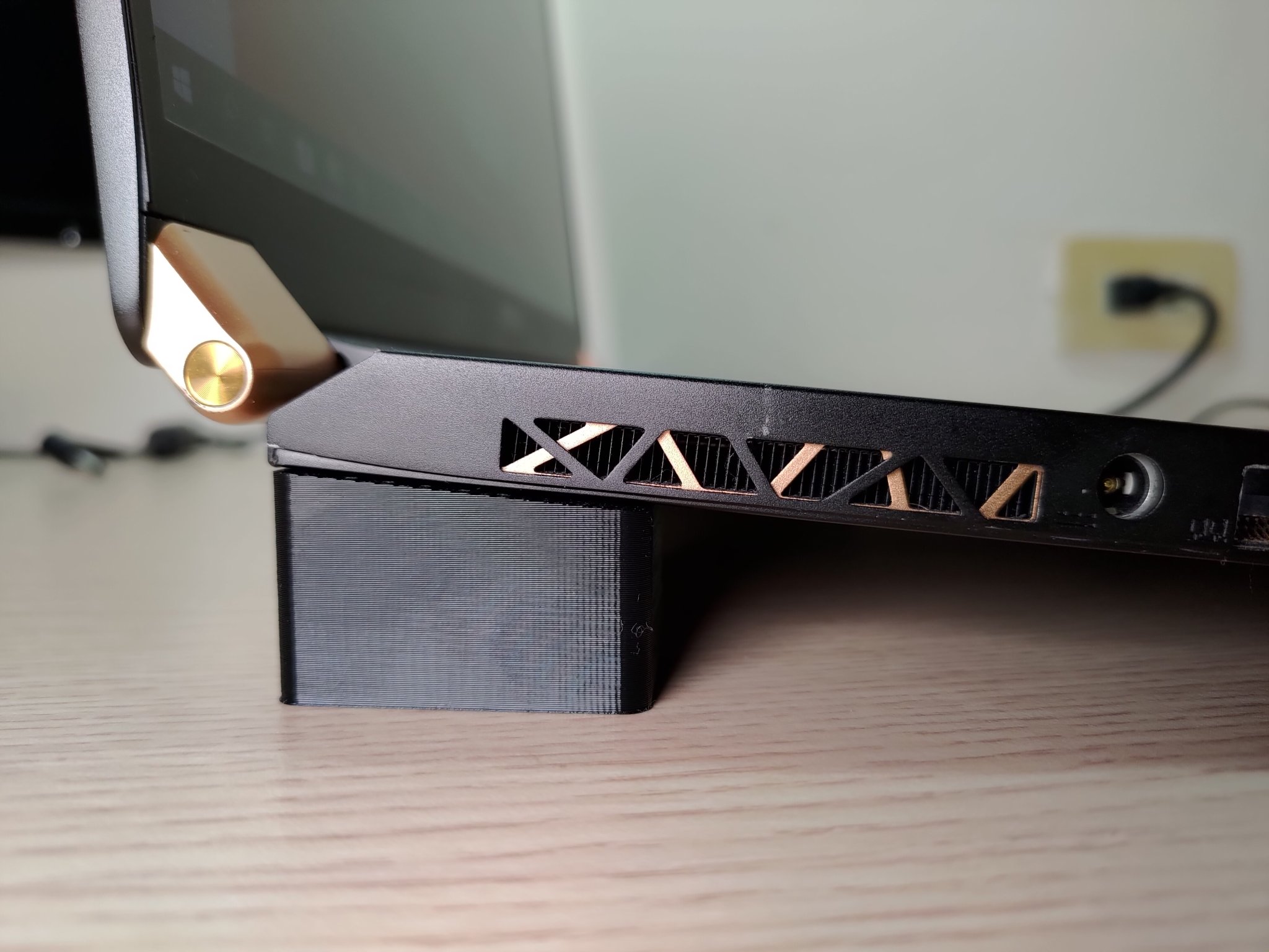 Giá đỡ MSI GS75 cho hiệu suất làm mát tốt hơn và bàn phím ngh...