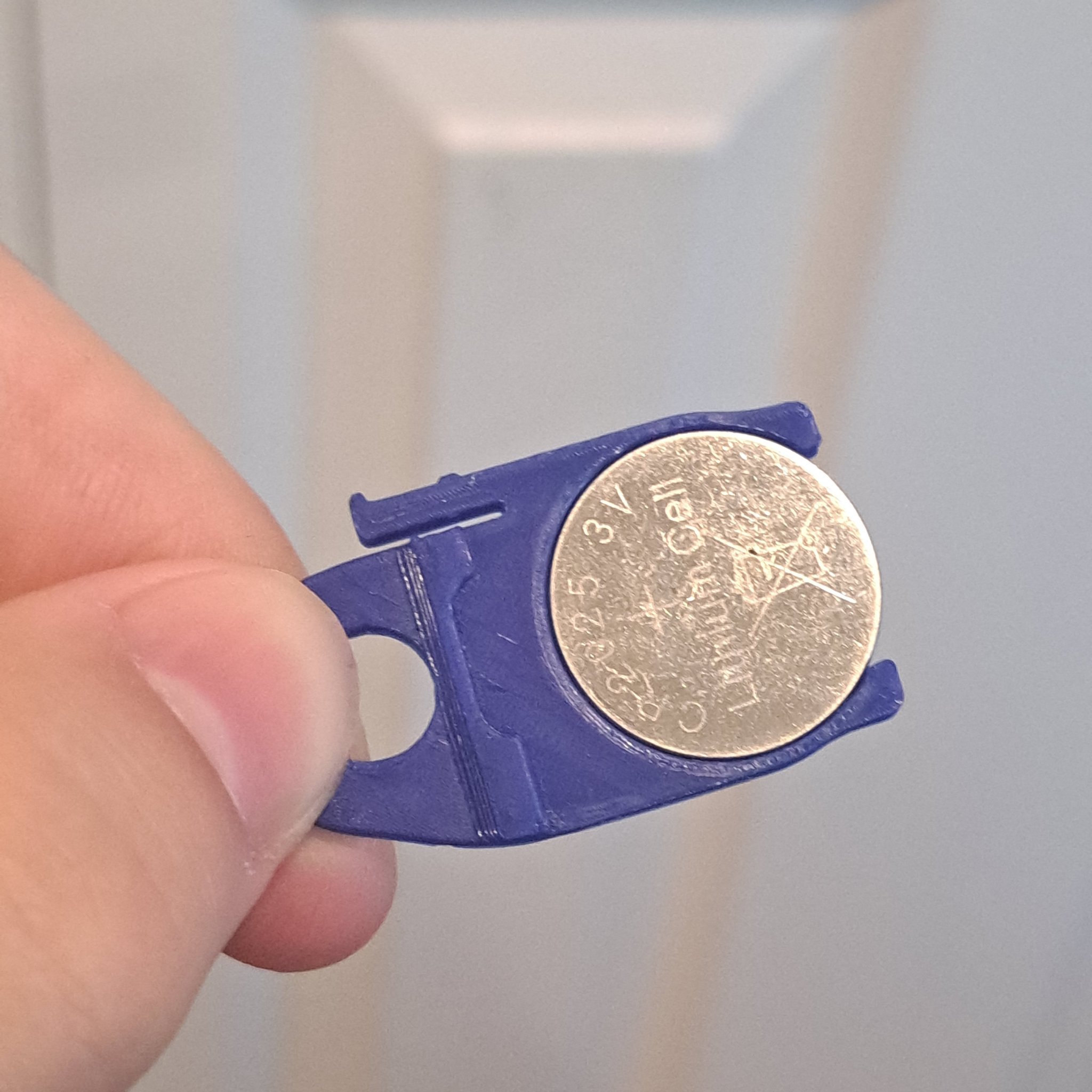 Giá đỡ pin LED với móc treo điều khiển từ xa