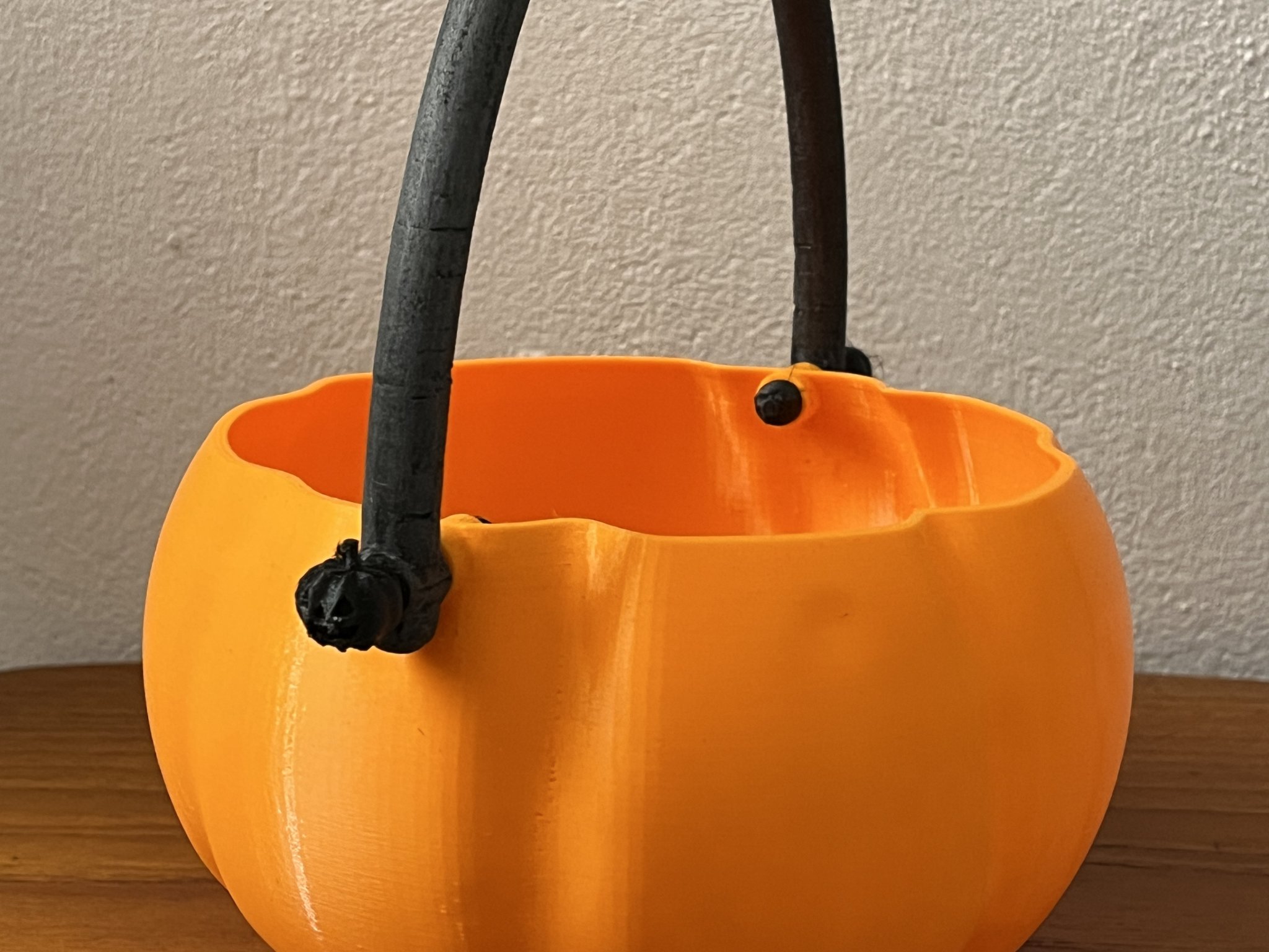 Giỏ bí ngô cho trẻ em trong dịp Halloween