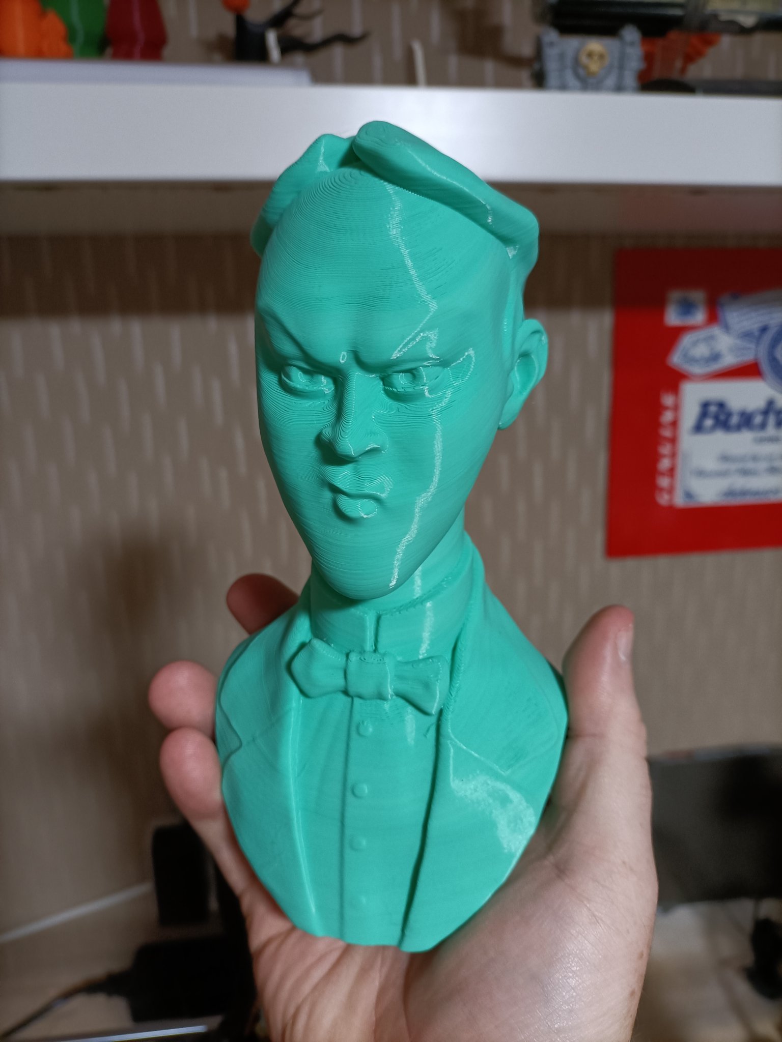 Tượng đầu ma quái lấy cảm hứng từ Biệt thự Ma Ám