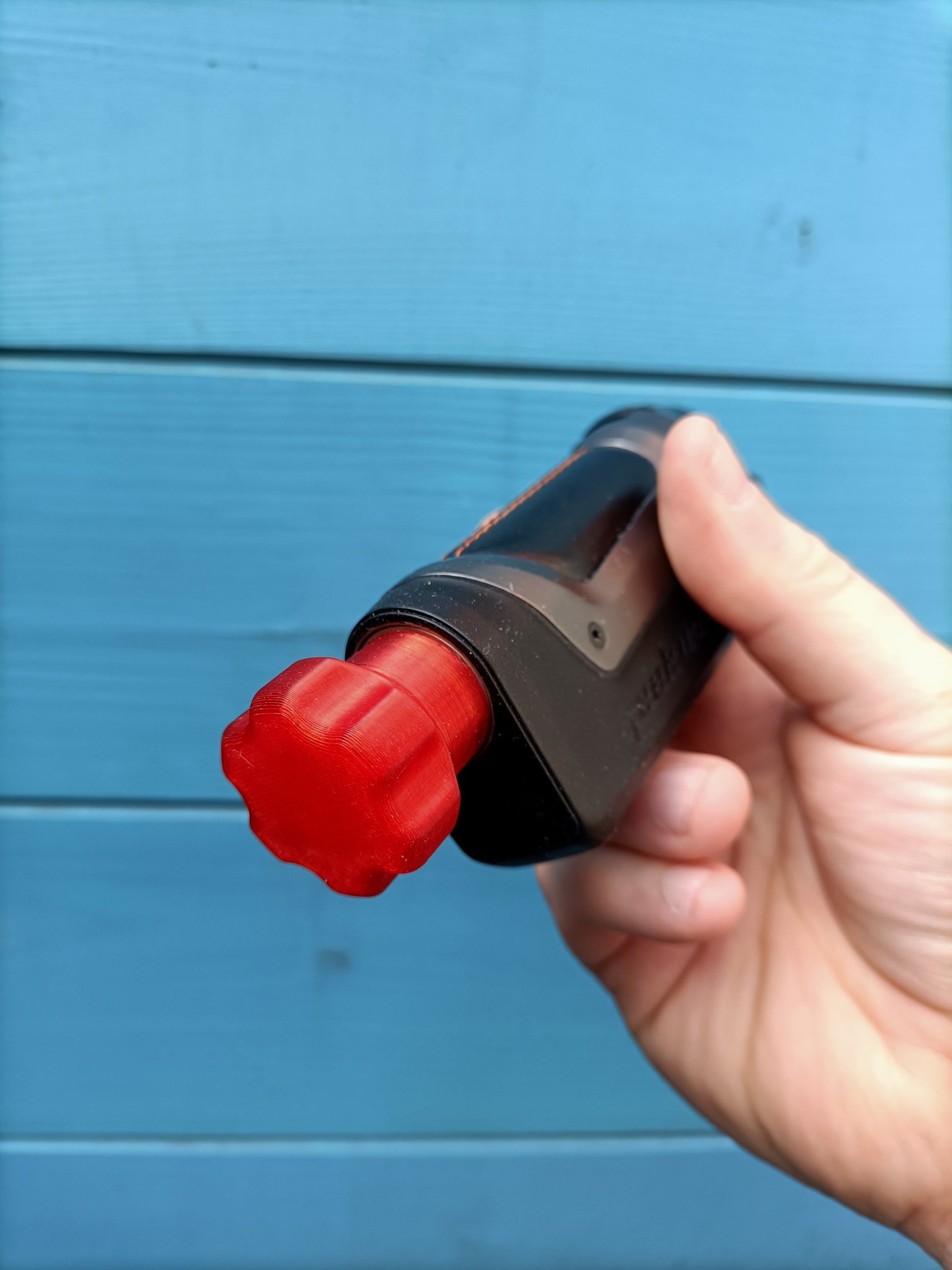 Công cụ thay pin cho Aegis Vape dễ dàng và tiện lợi