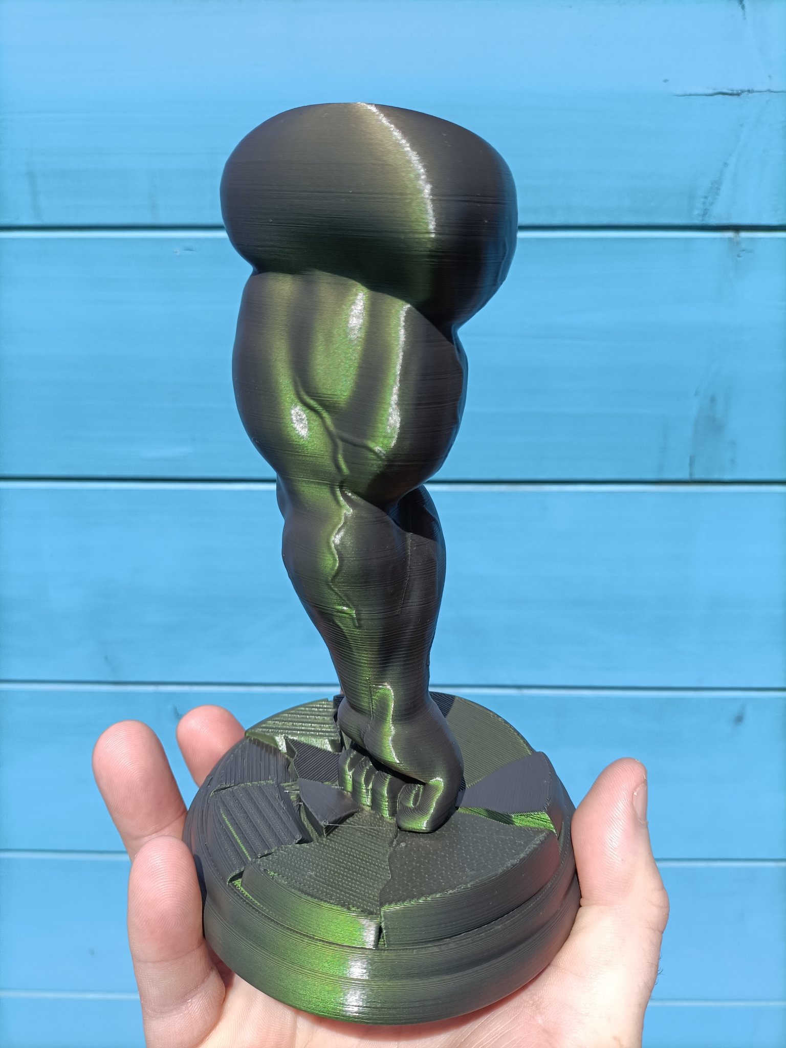 Cánh tay siêu anh hùng SMASH đập xuống mặt đất