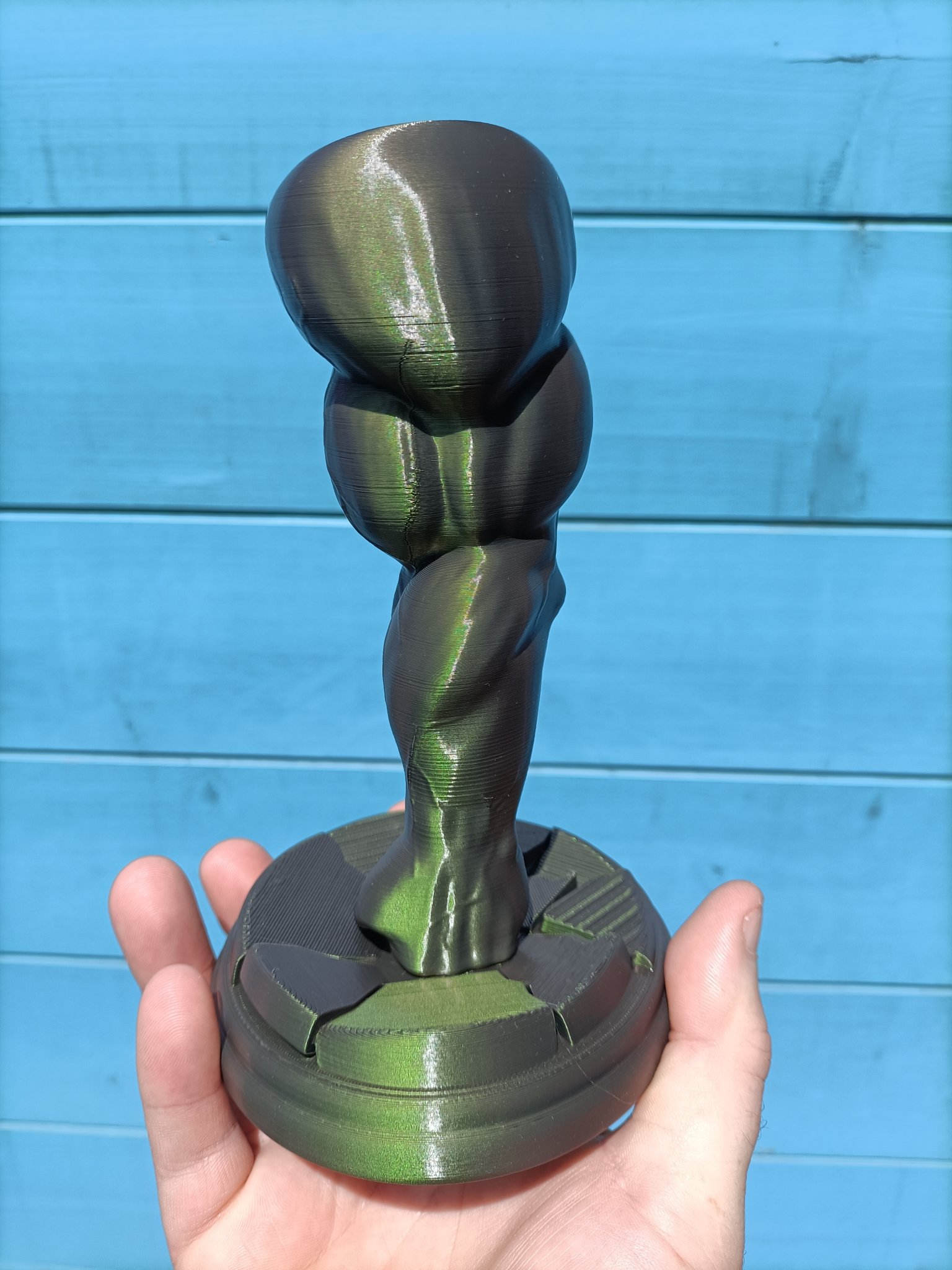 Cánh tay siêu anh hùng SMASH đập xuống mặt đất