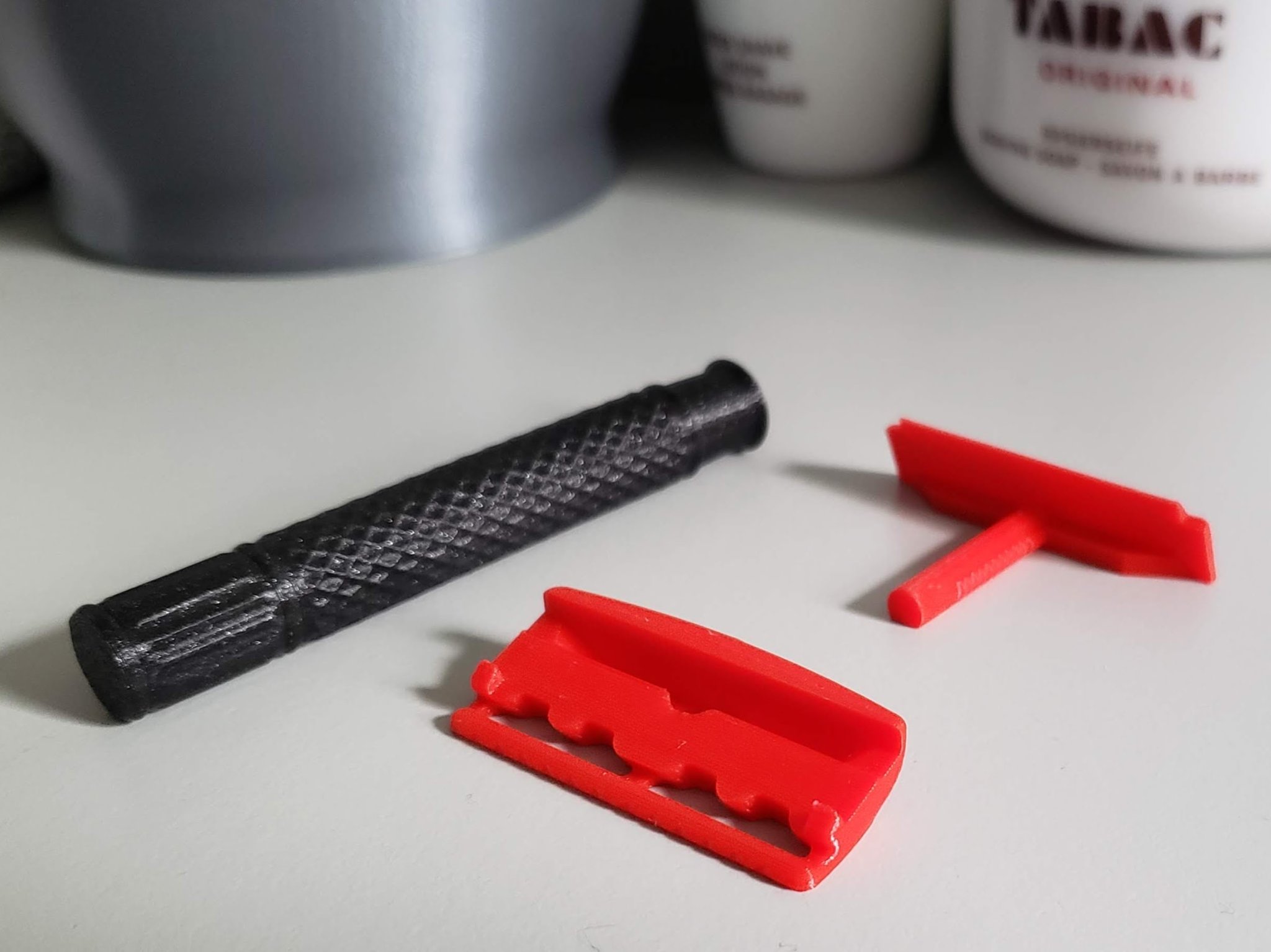 Dao cạo an toàn Half DE "H-DE" với thiết kế nhỏ gọn