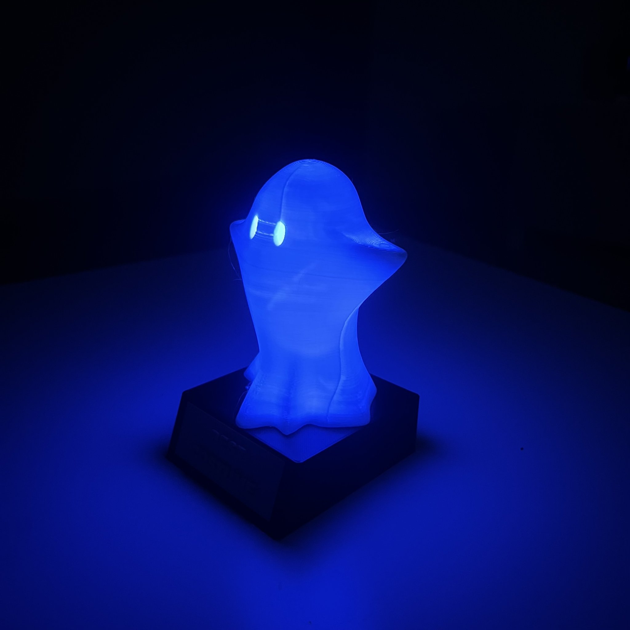 Cúp trang phục đẹp nhất ánh nến cho tiệc Halloween