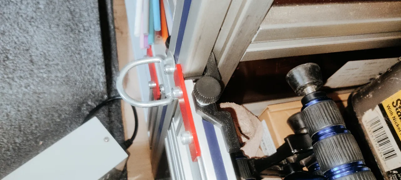 Khóa thay thế cho giá đỡ Vandrawee trong ô tô