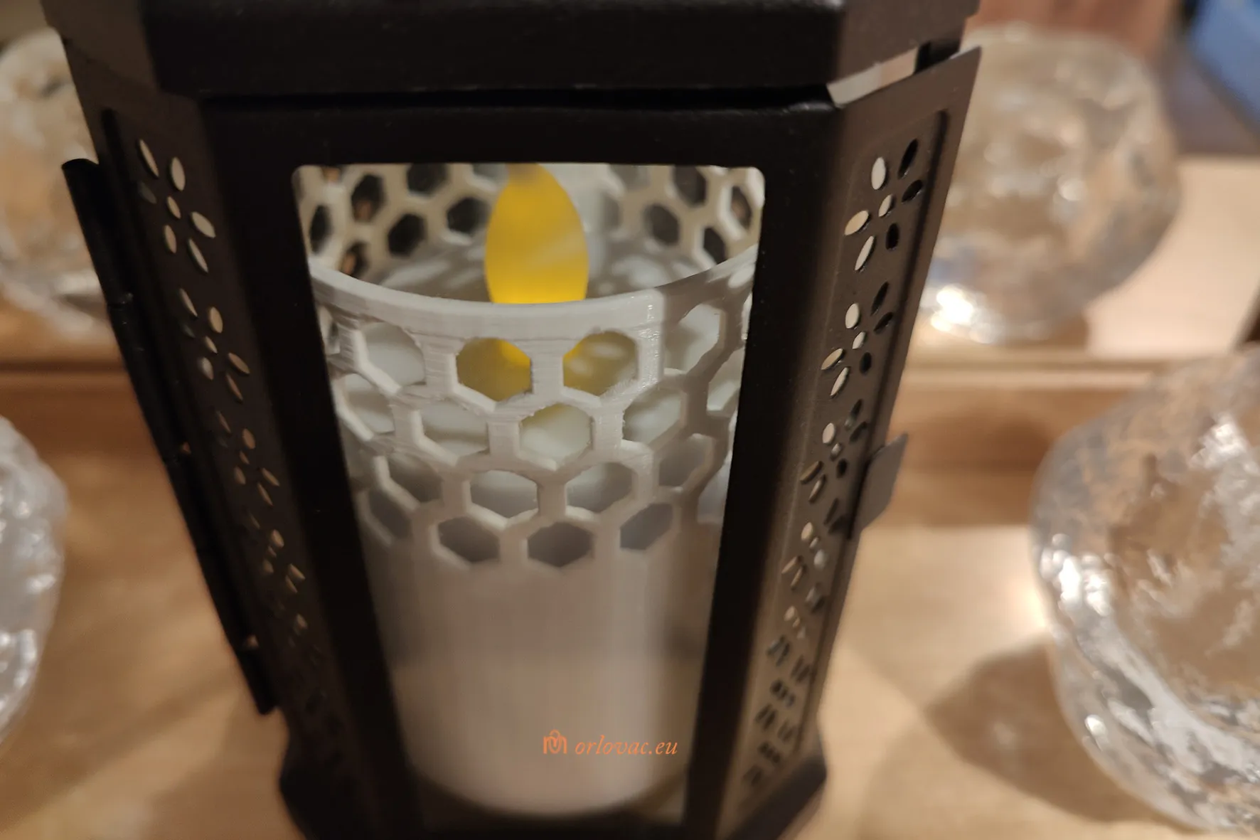 Đồ chứa nến LED trang trí cho không gian sống