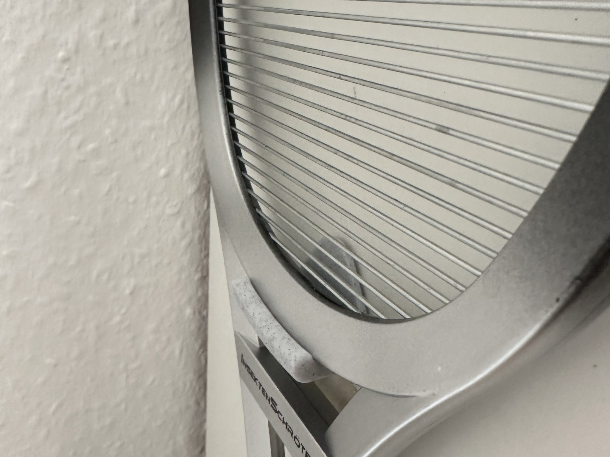 Giá đỡ cho máy bắt muỗi điện gắn tường