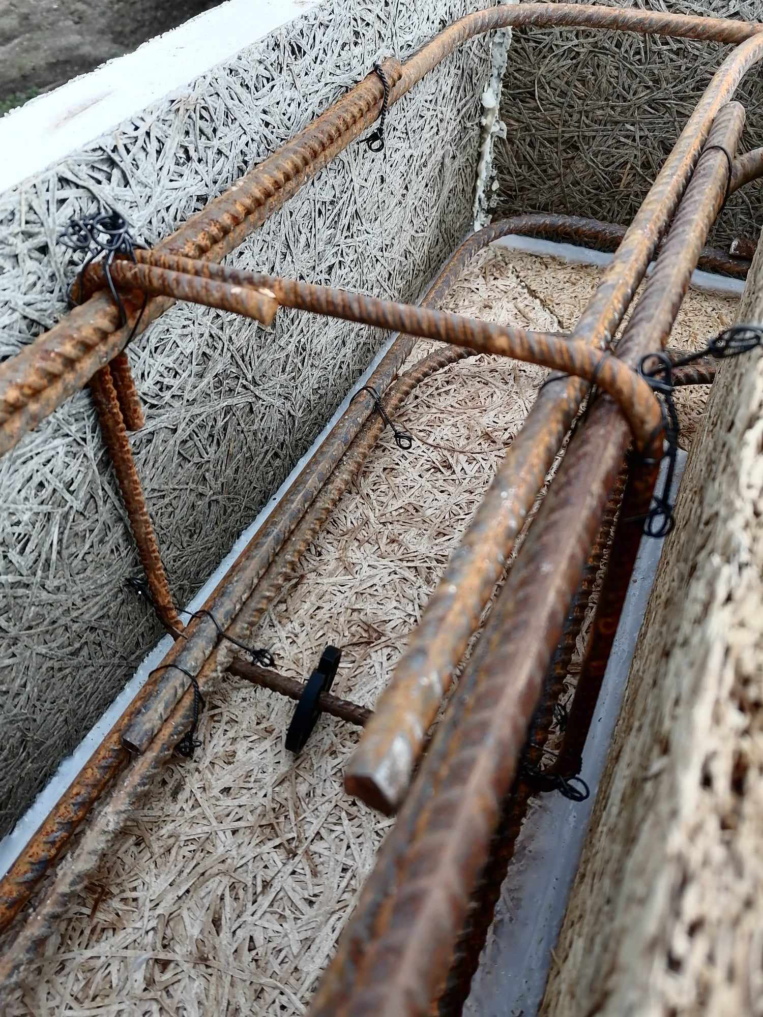 Giá đỡ cho thanh thép có đường kính khoảng 8mm