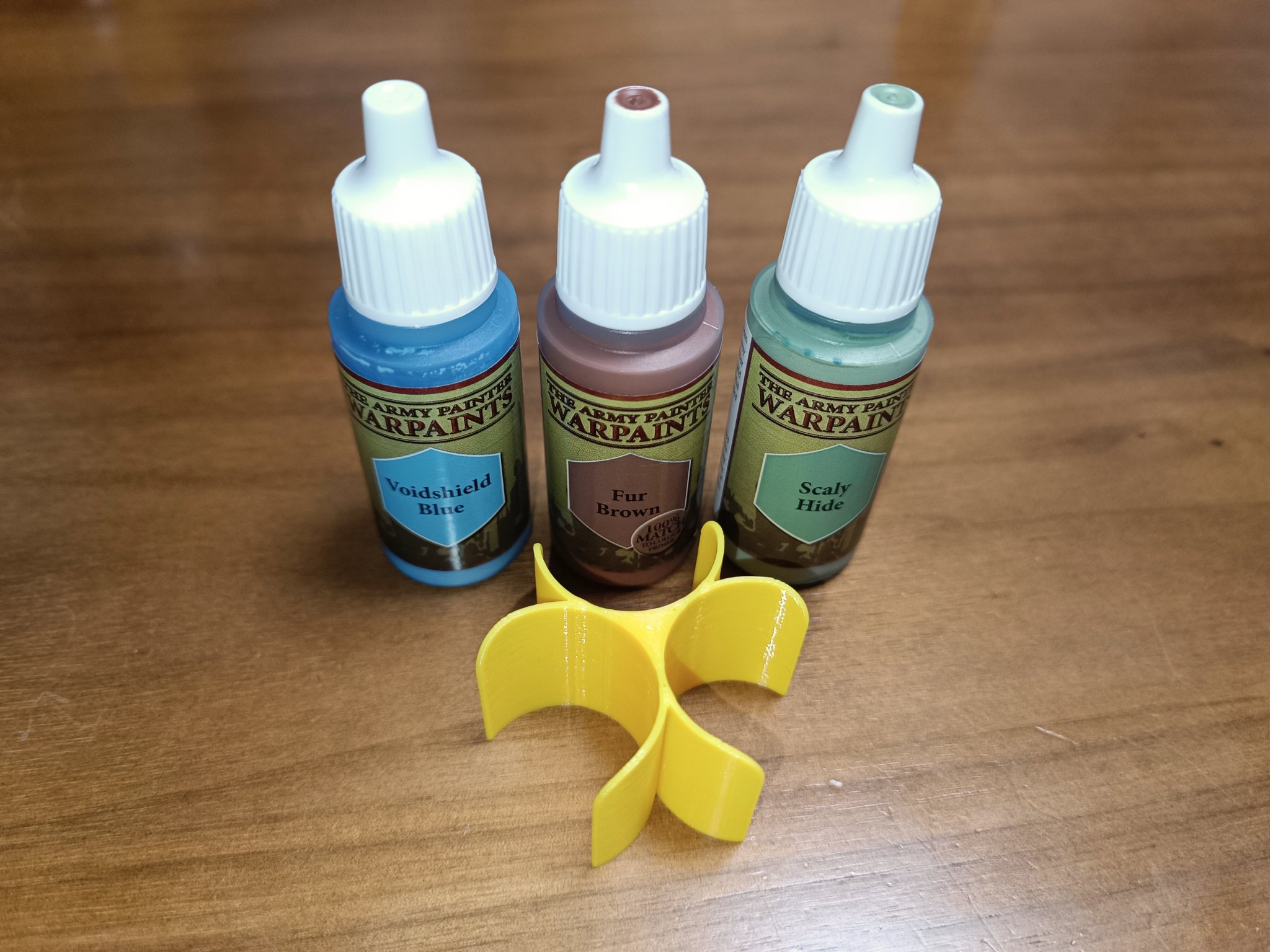 Giá đỡ cho ba cây cọ quân đội