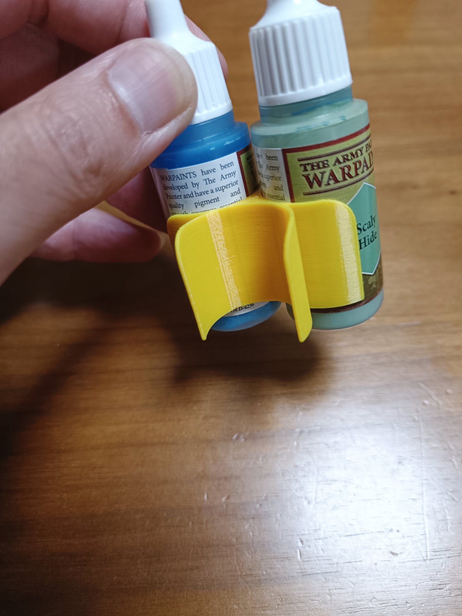 Giá đỡ cho ba cây cọ quân đội