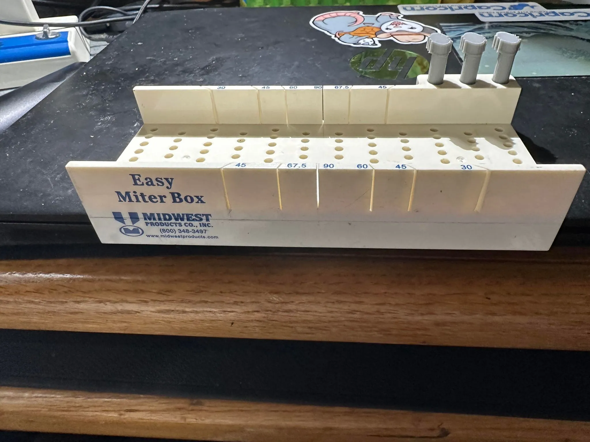 Hộp cắt góc dễ dàng từ Midwest Products Company Inc. với khóa ca...